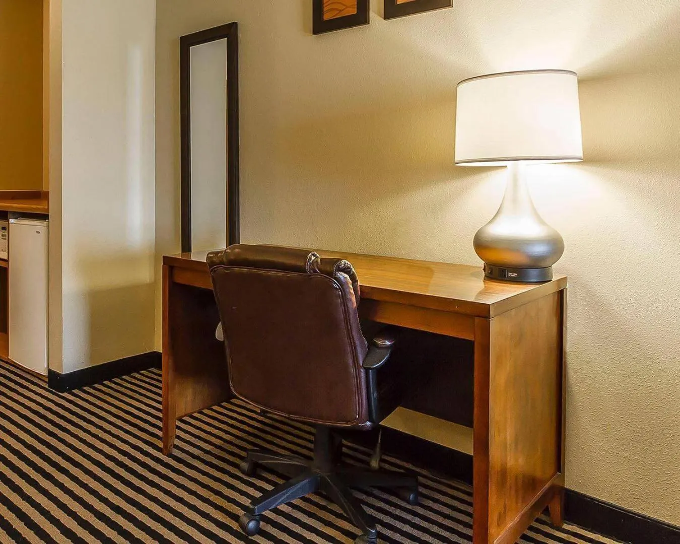 Bedroom in Comfort Inn Owatonna near Medical Center