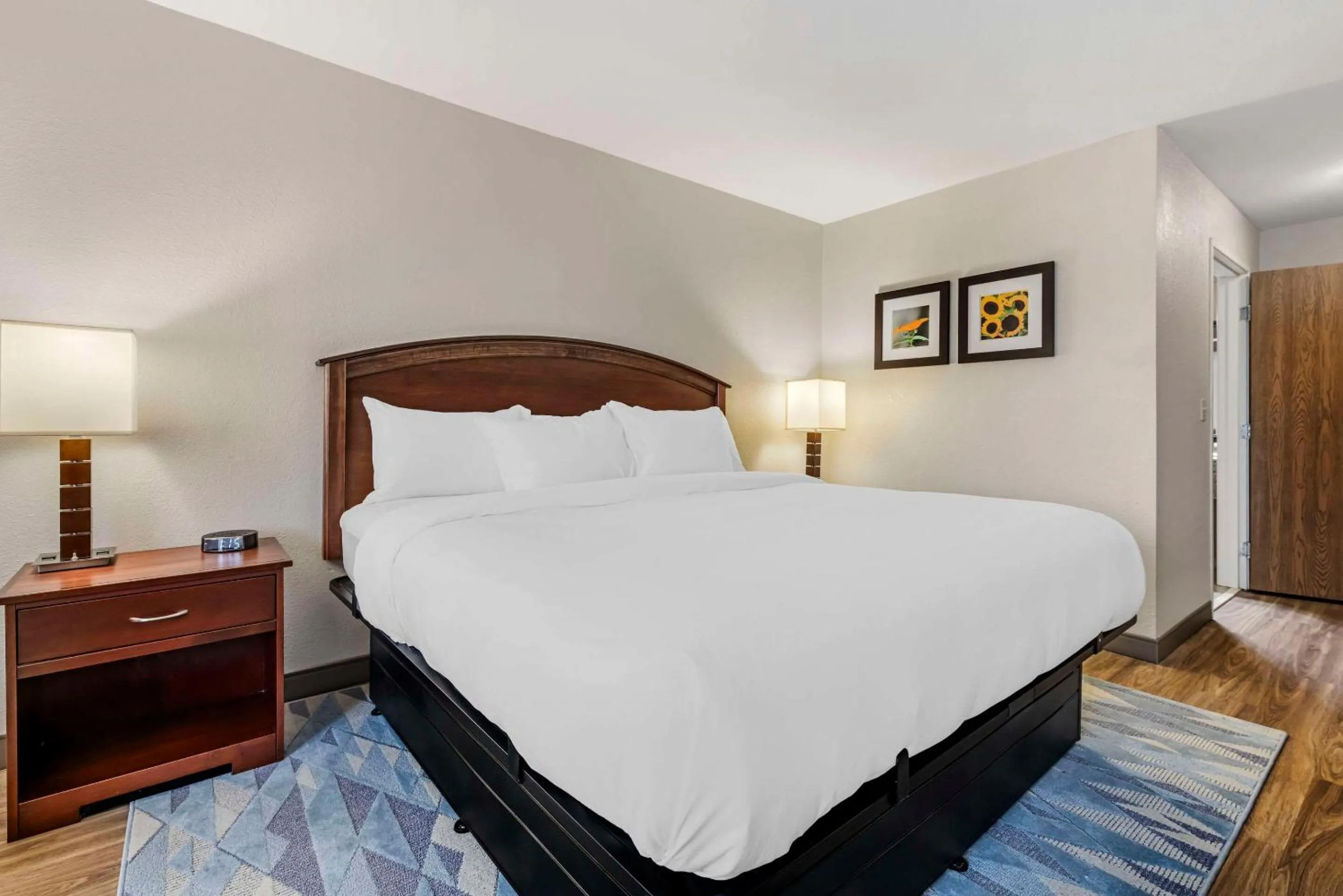 Bedroom, Bed in Comfort Inn Albert Lea at Trails Travel Center