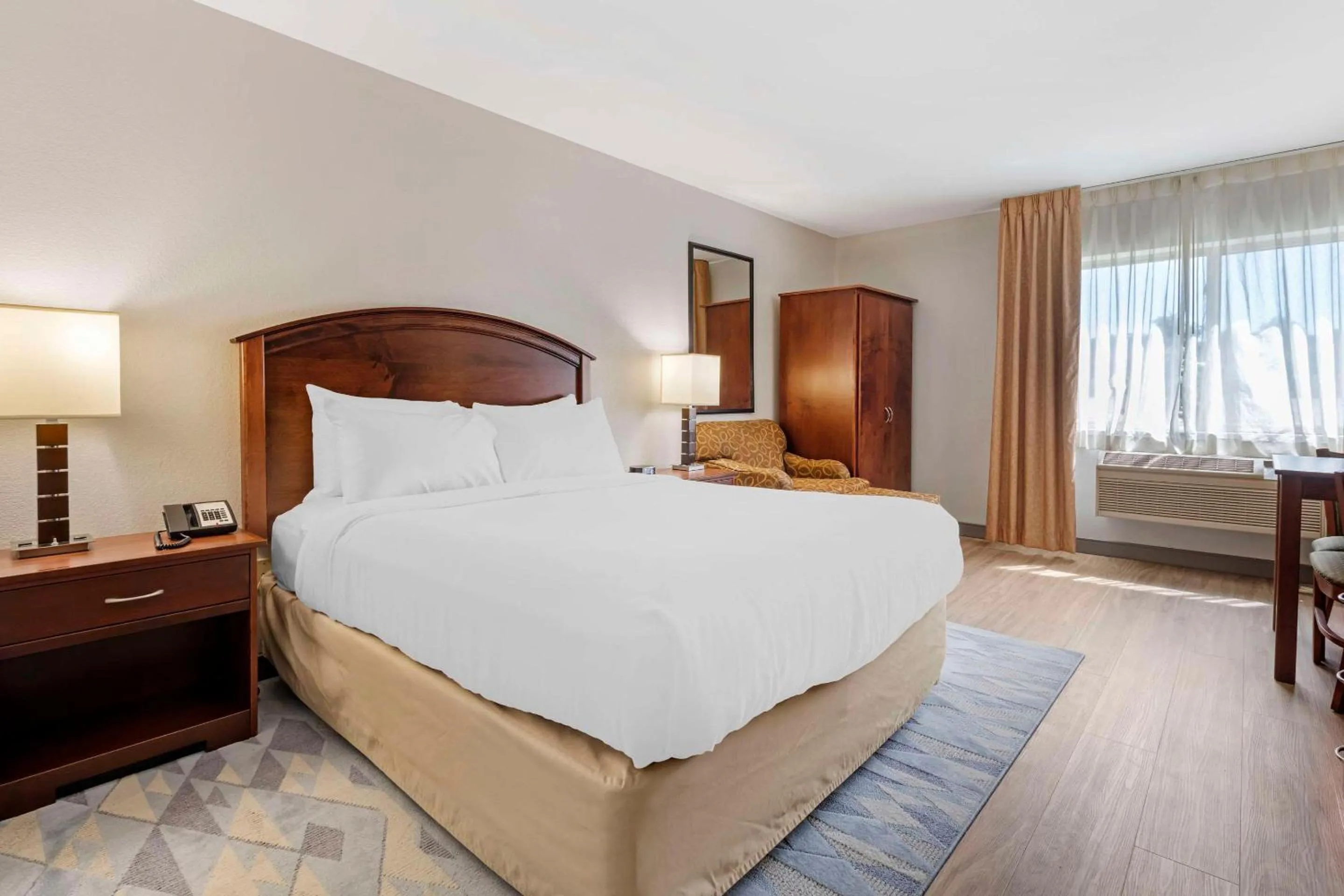 Bedroom, Bed in Comfort Inn Albert Lea at Trails Travel Center