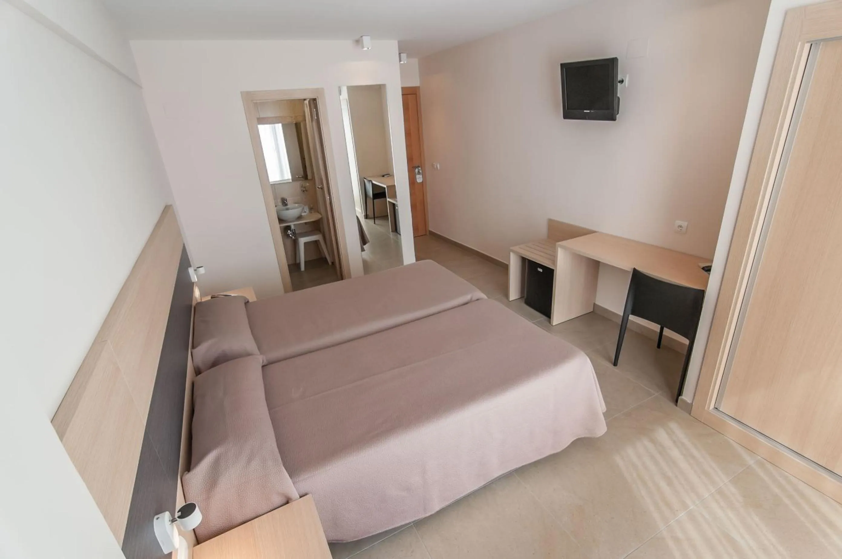 Photo of the whole room, Bed in Hotel San Luis