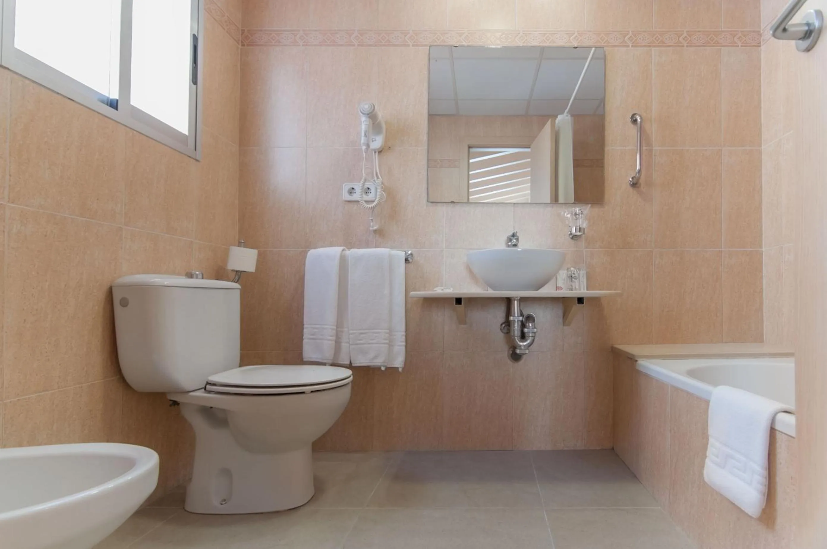 Bathroom in Hotel San Luis