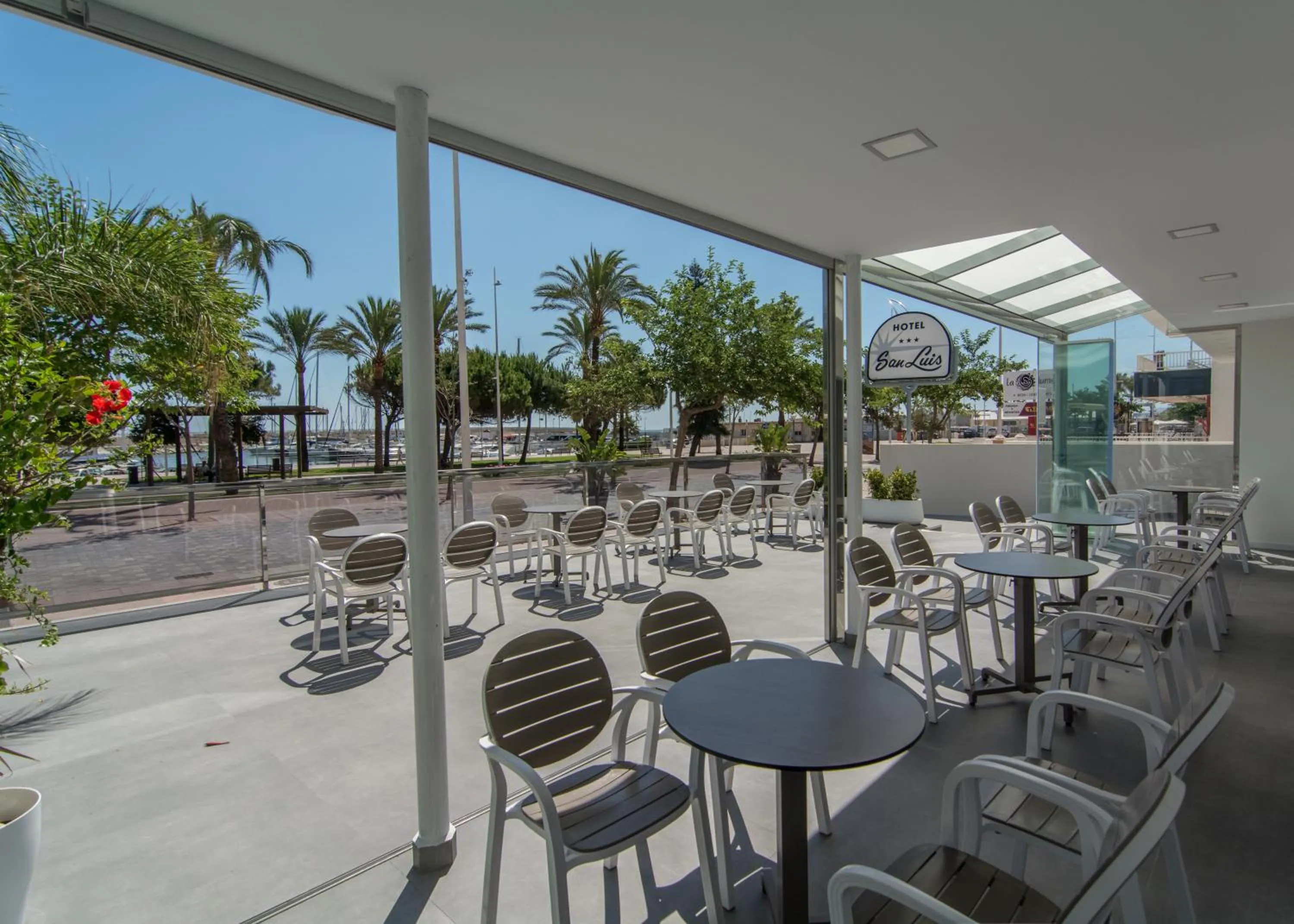 Lounge or bar in Hotel San Luis