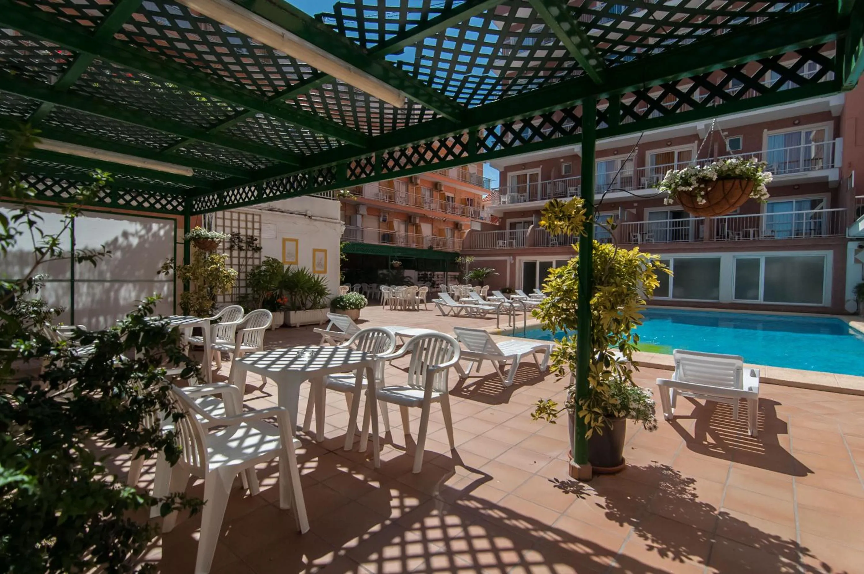 Swimming pool in Hotel San Luis