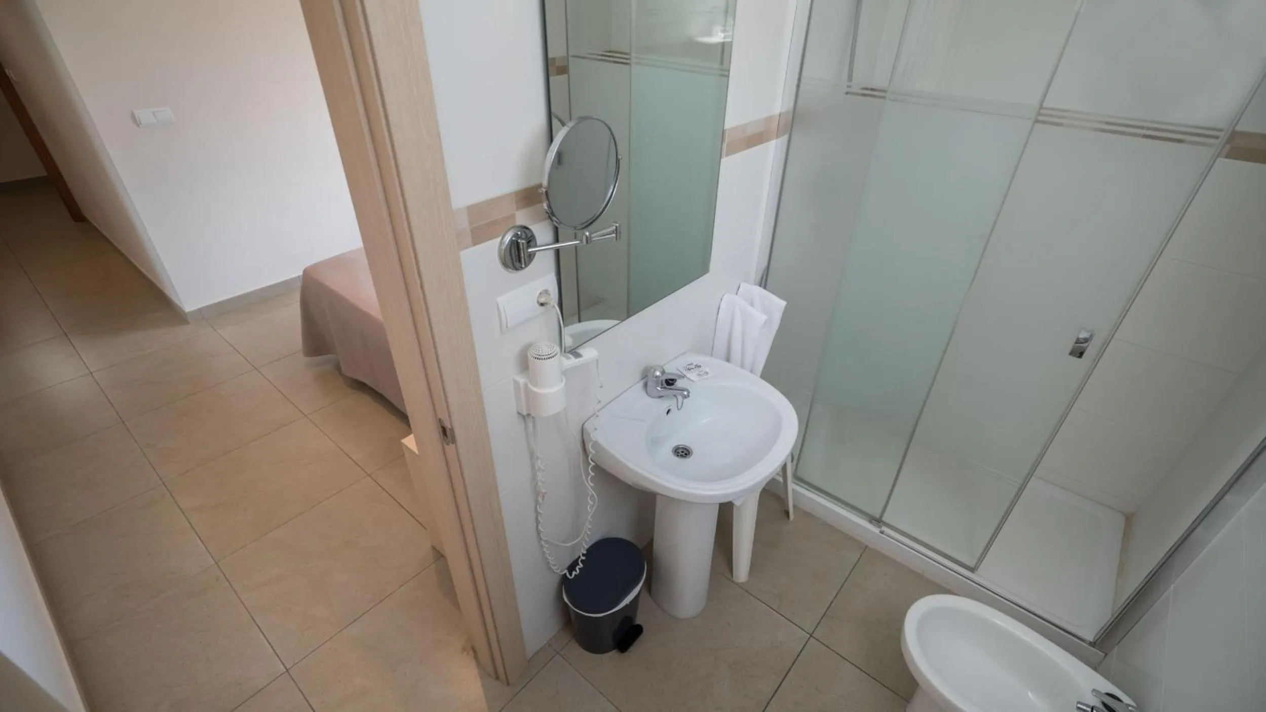 Bathroom in Hotel San Luis