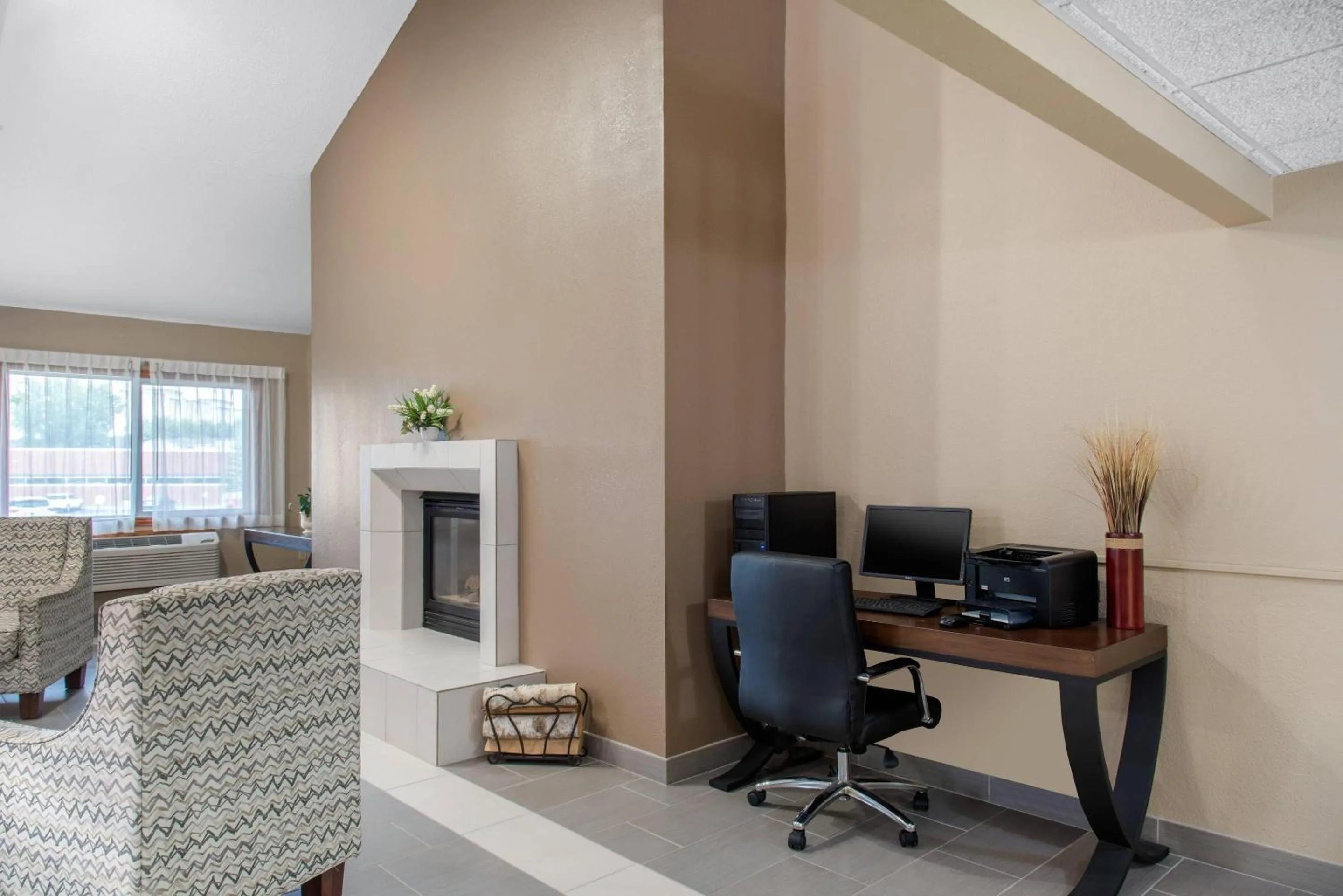 Business facilities in Quality Inn near Medical Center