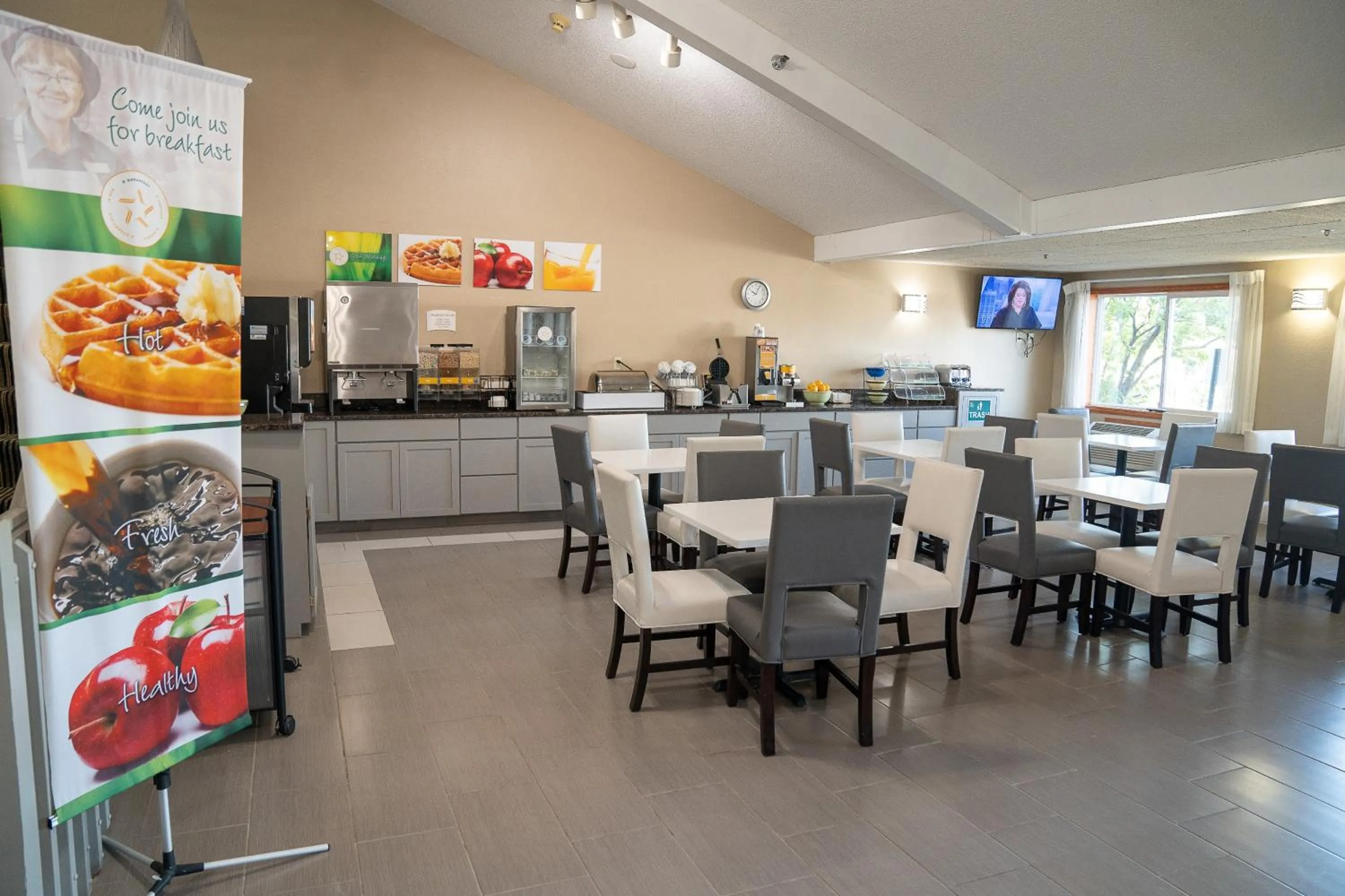 Breakfast in Quality Inn near Medical Center