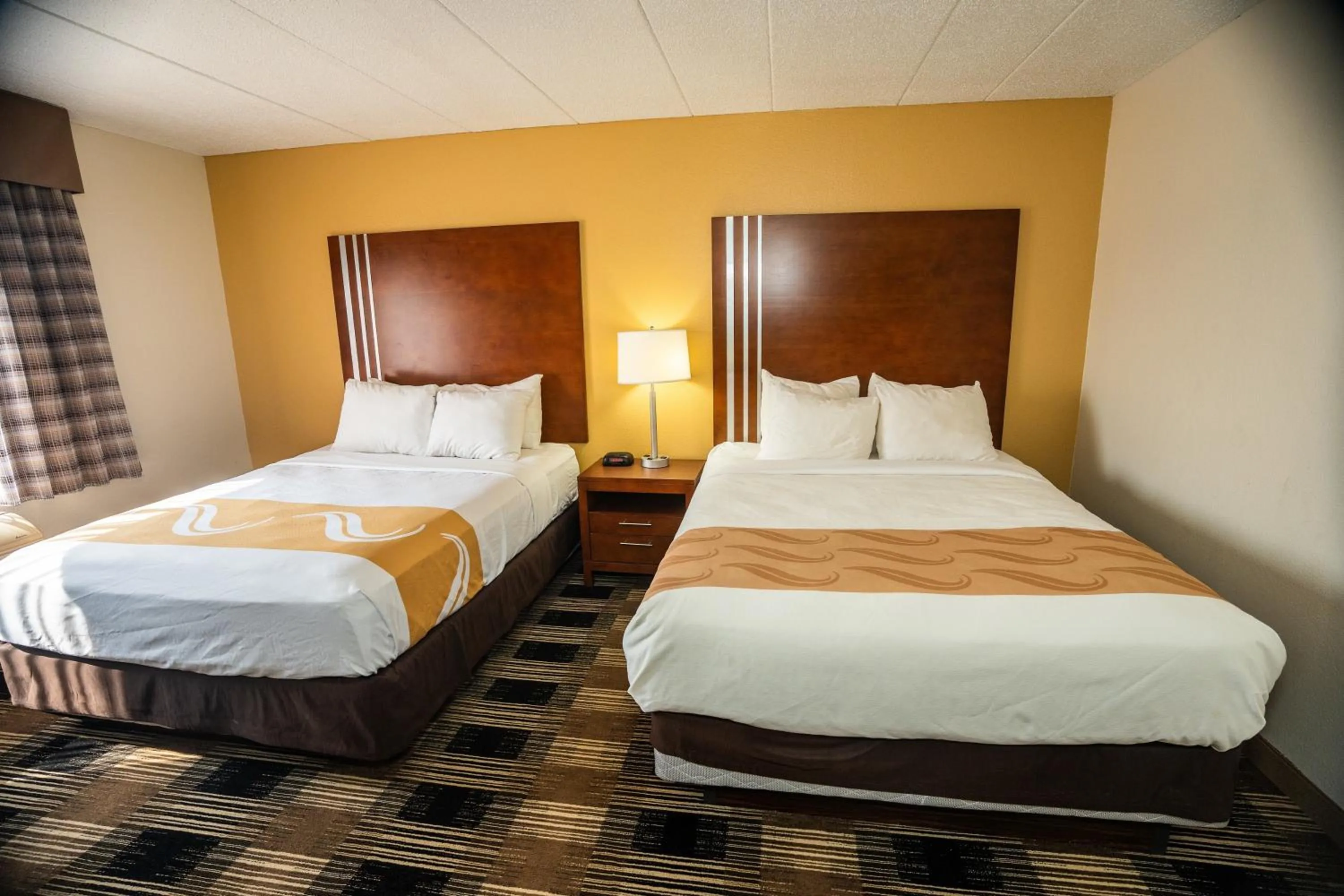 Bedroom, Bed in Quality Inn near Medical Center
