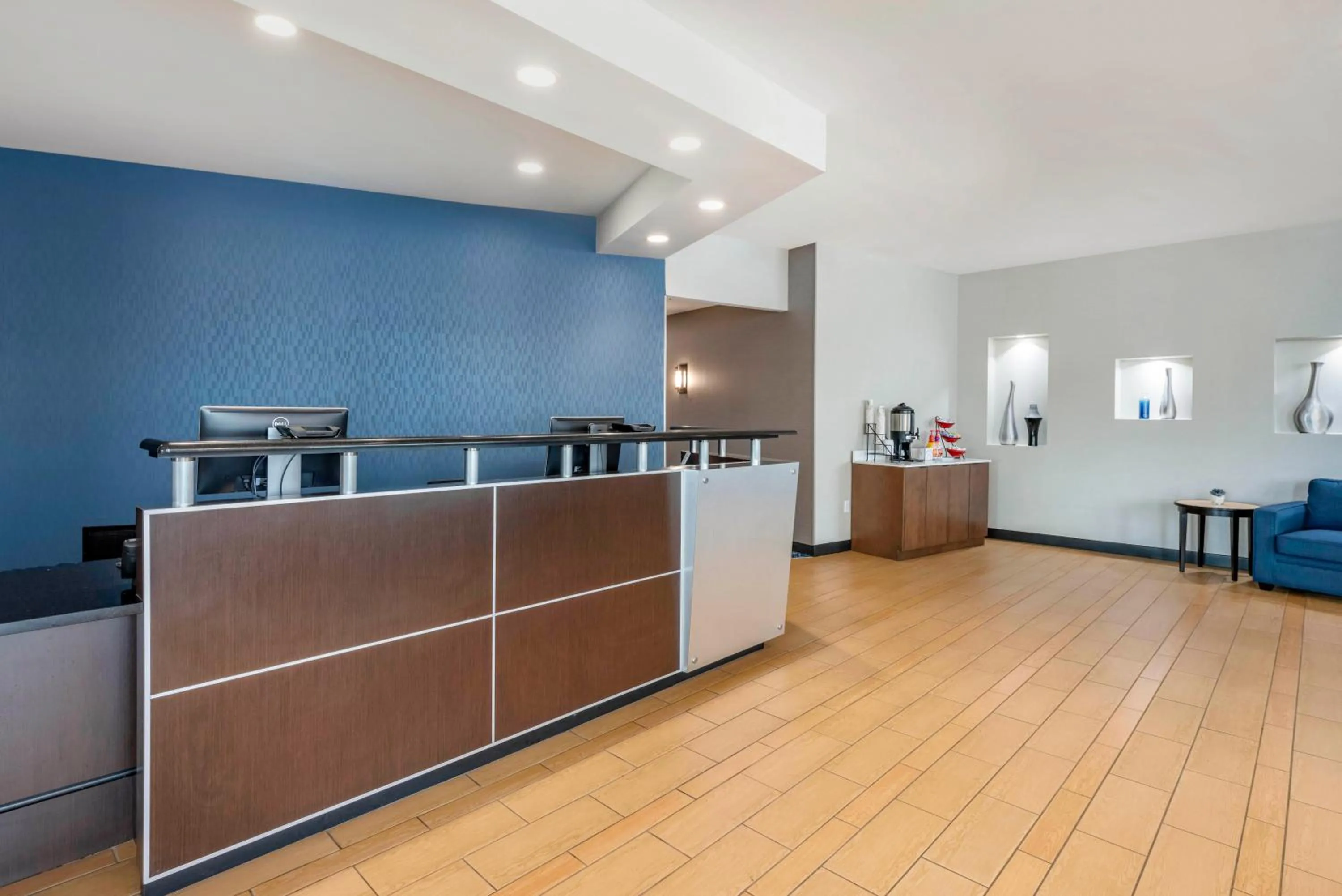 Lobby or reception in Cambria Hotel Minneapolis Maple Grove