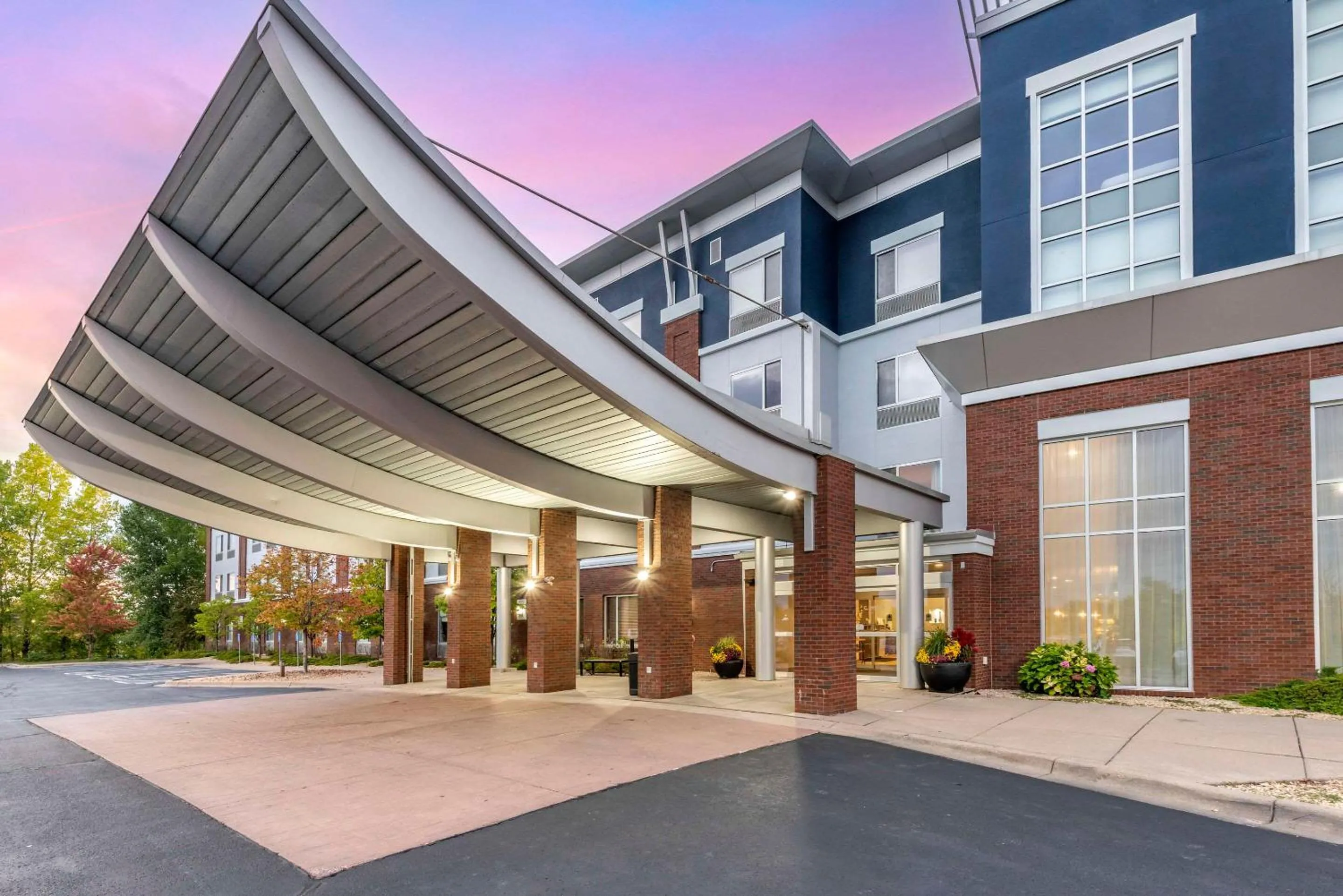 Property building in Cambria Hotel Minneapolis Maple Grove