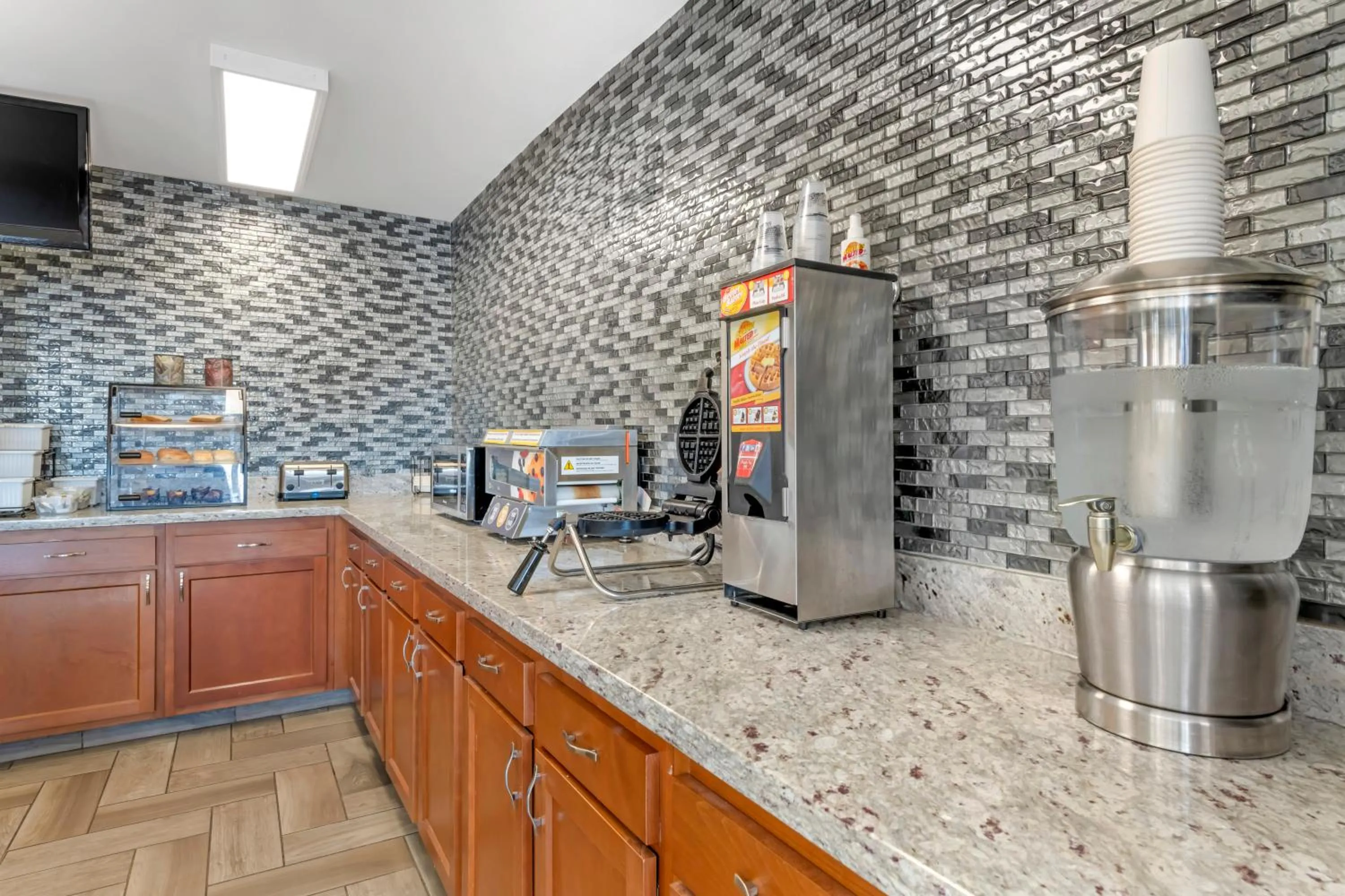 Breakfast in Harmony Inn