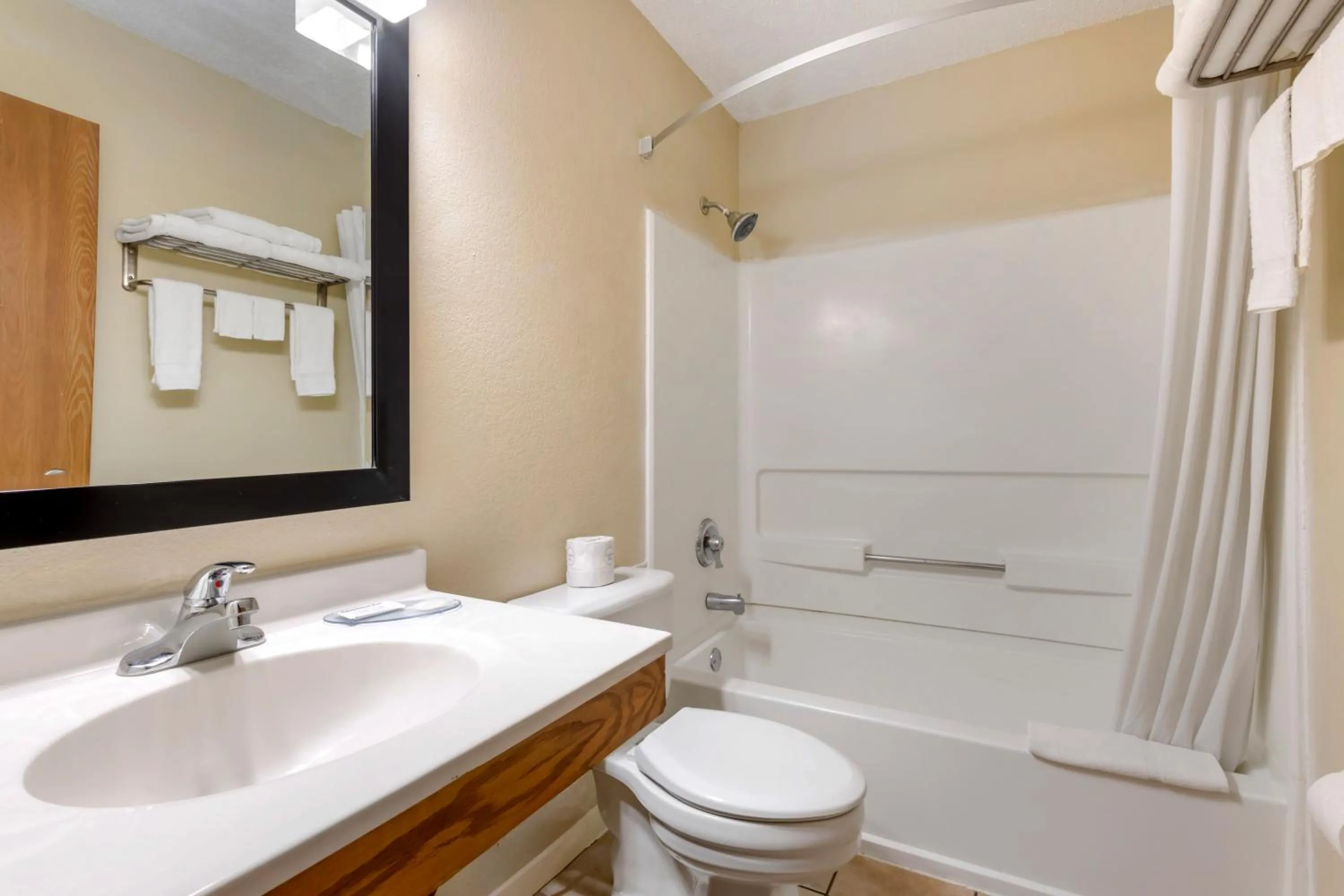 Bathroom in Harmony Inn