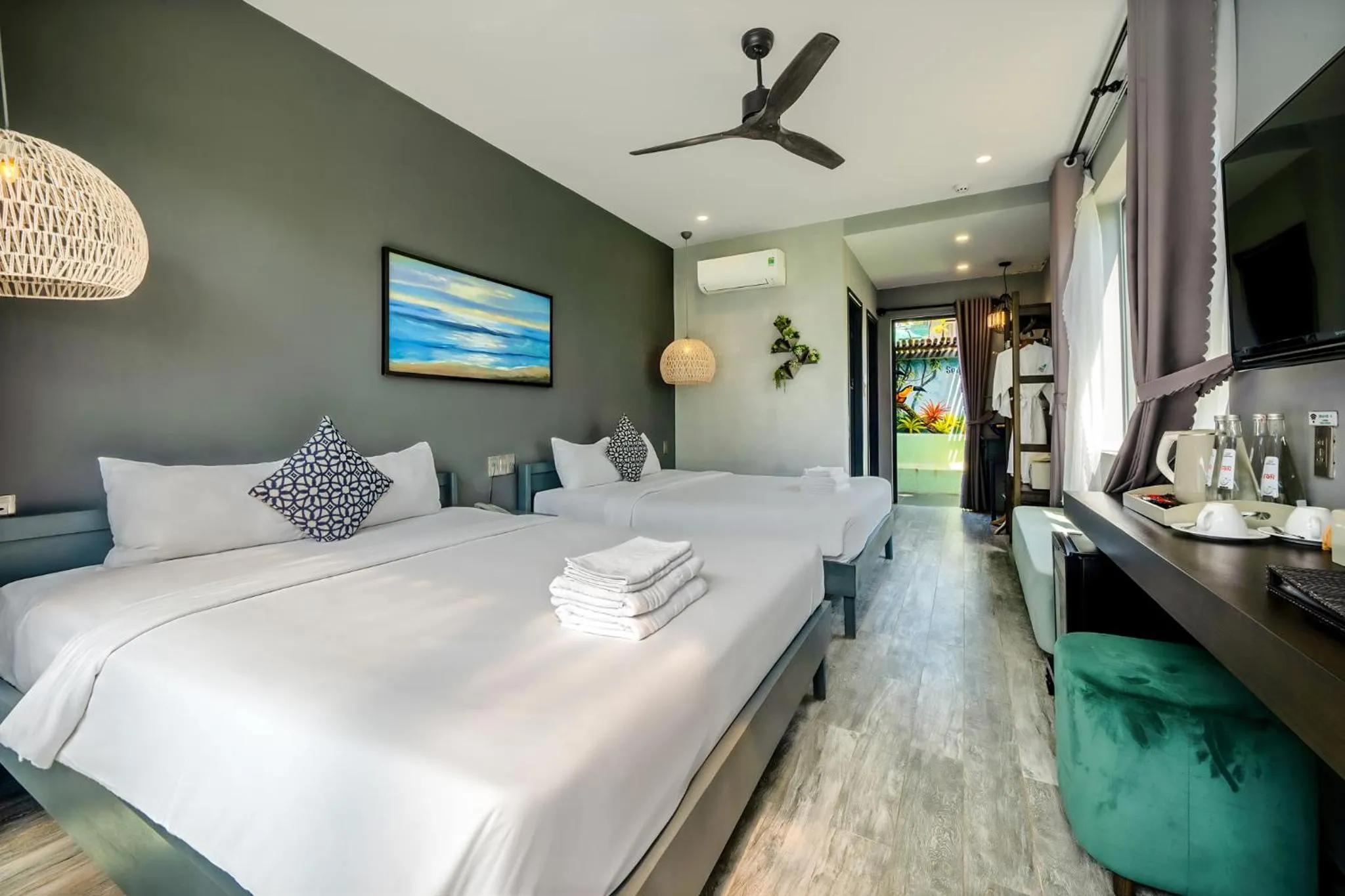 Bed in Sea Lavie Boutique Resort & Spa