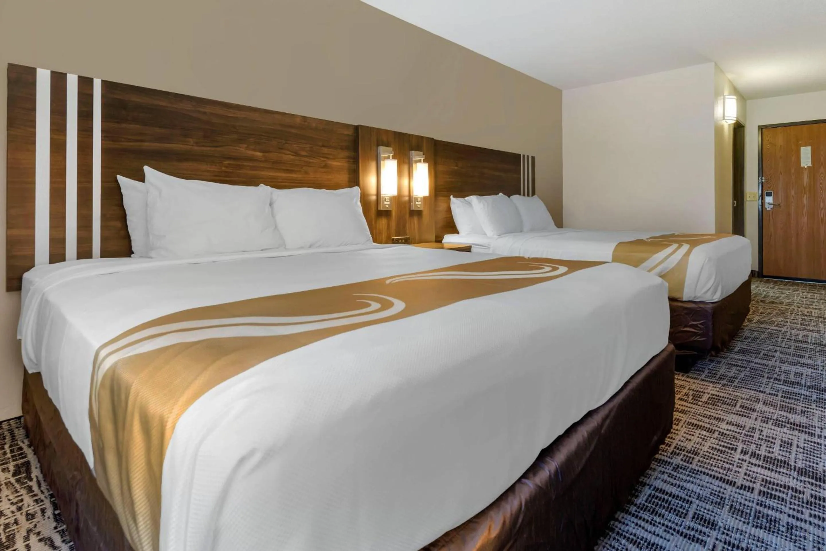 Bedroom, Bed in Quality Inn St Cloud West