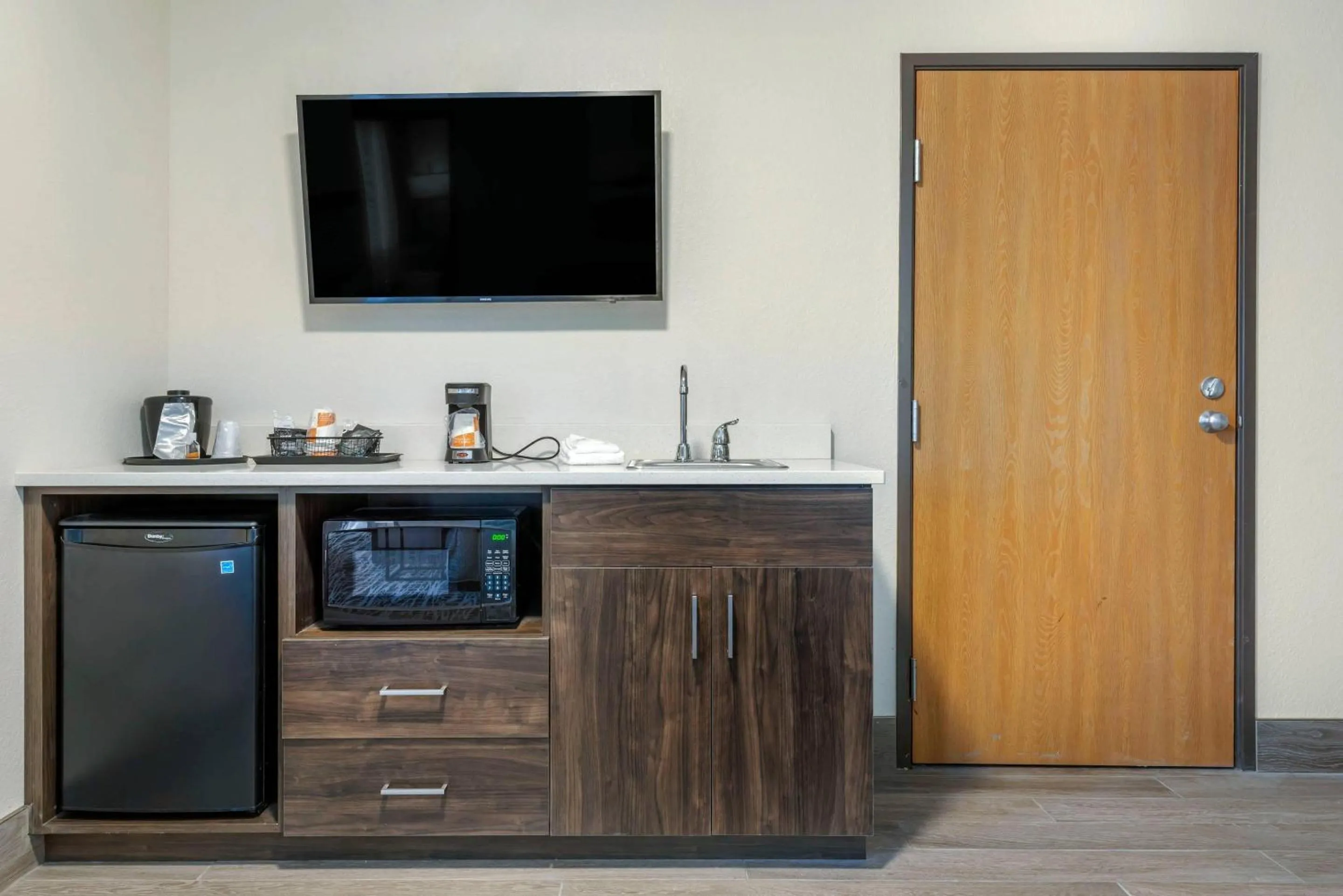 Bedroom in Quality Inn St Cloud West