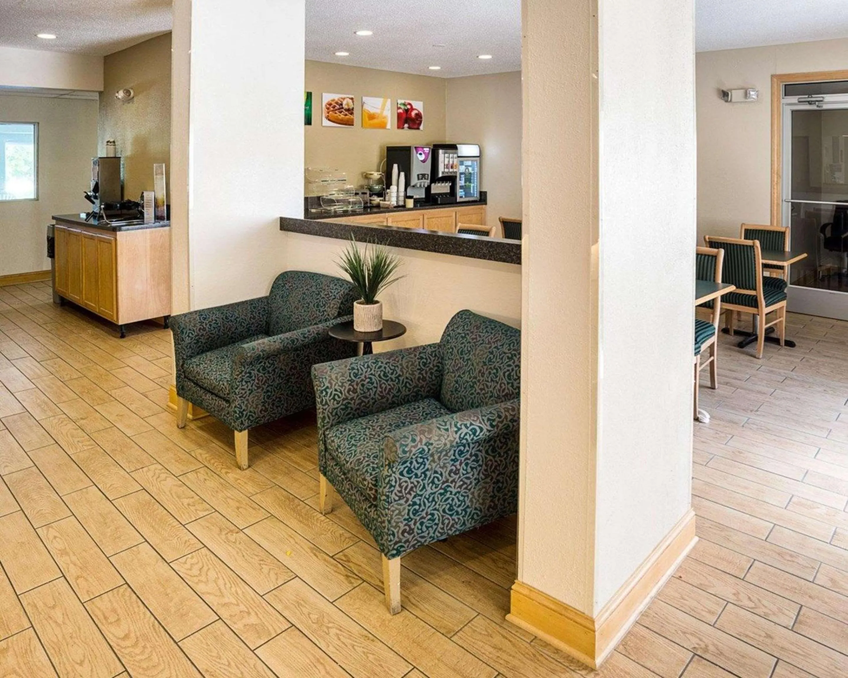 Lobby or reception in Quality Inn near Northtown Mall & National Sports Center