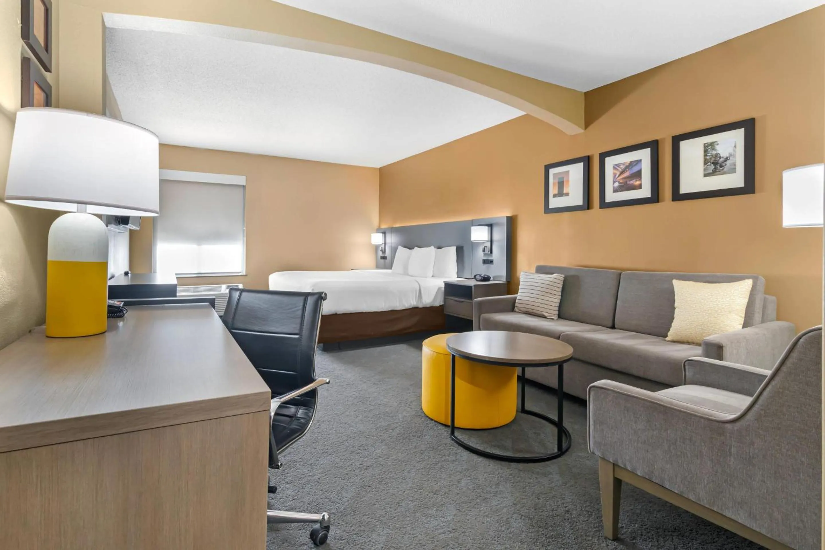 King Room - Non-Smoking in Comfort Inn & Suites Kansas City - Northeast