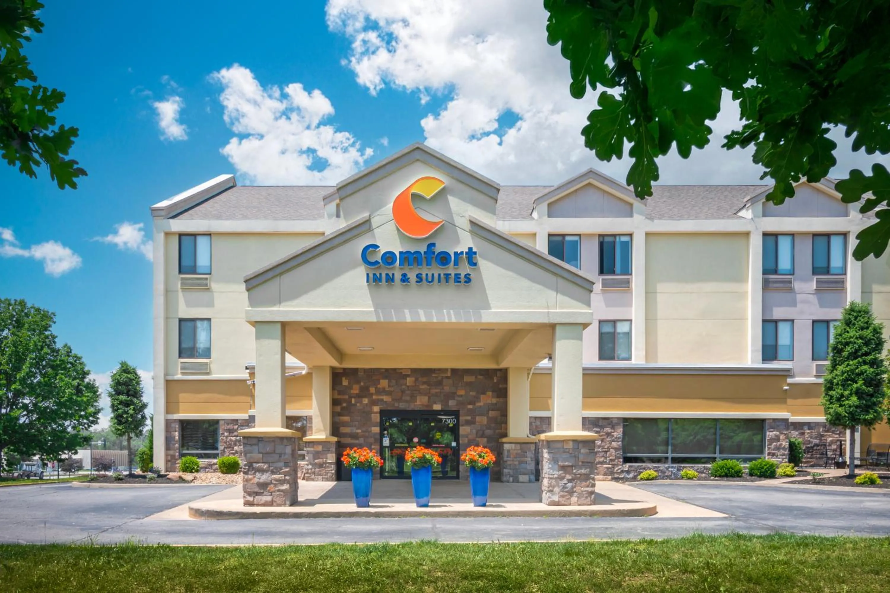 Comfort Inn & Suites Kansas City - Northeast