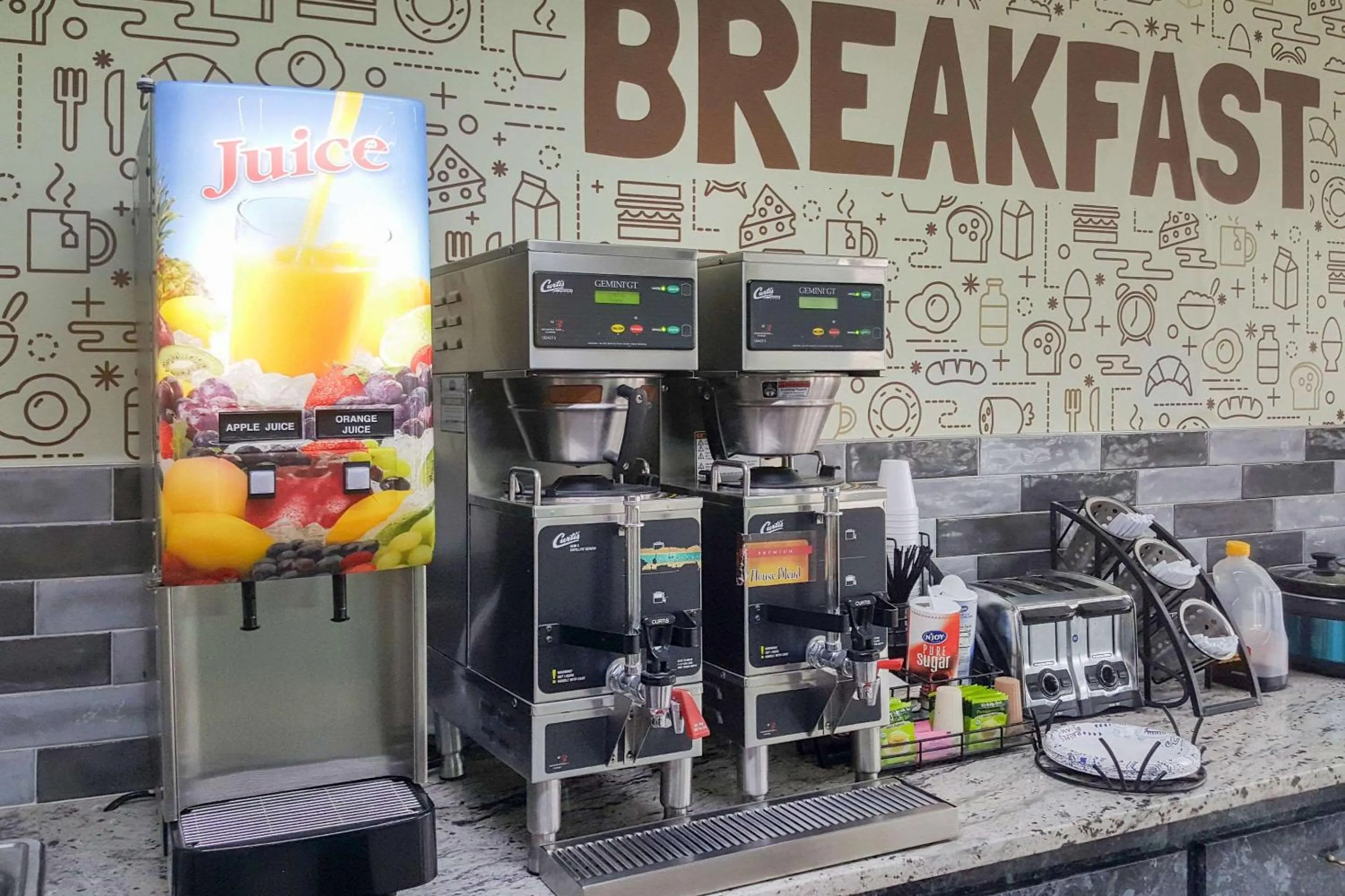 Breakfast in Econo Lodge Oak Grove-Blue Springs