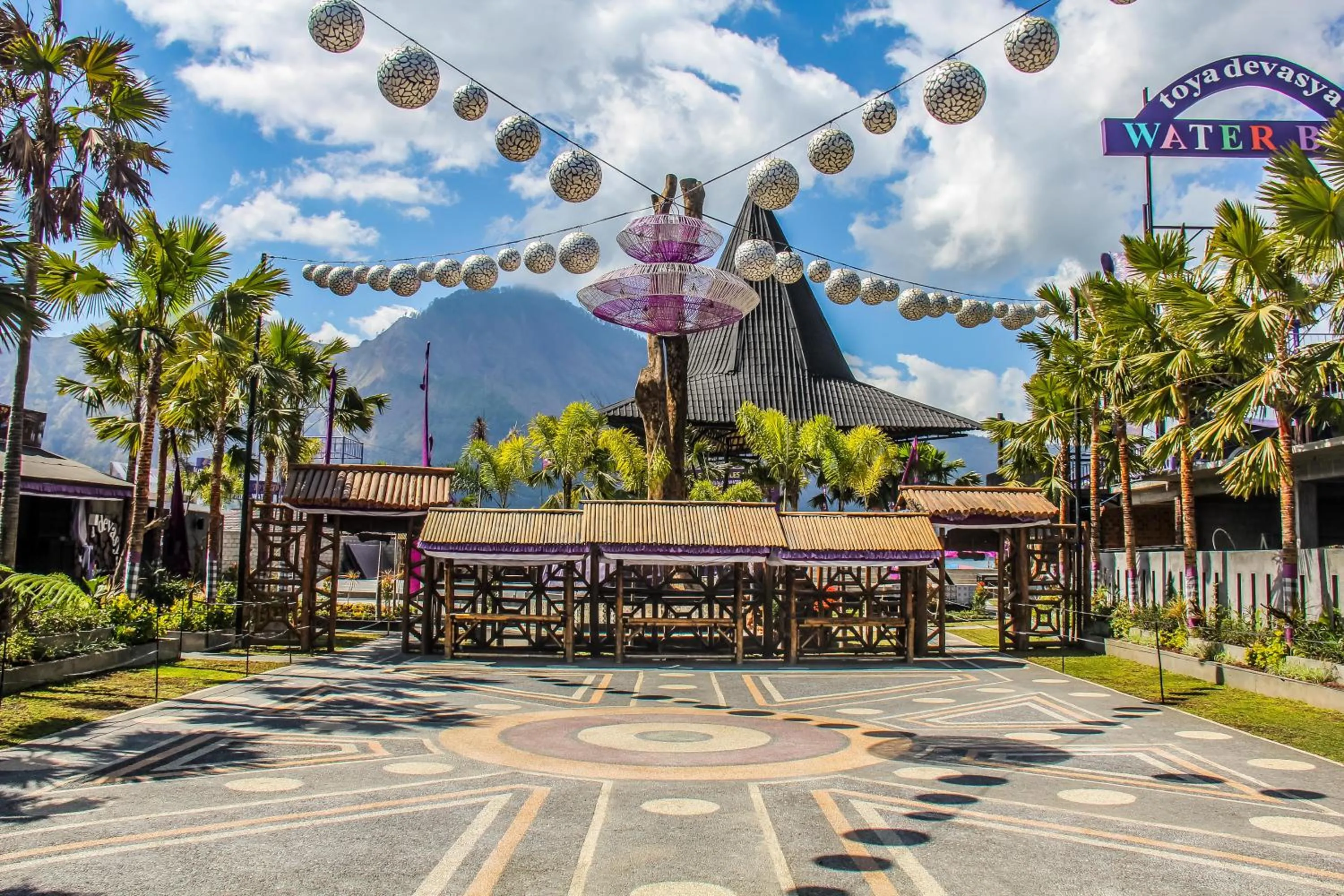 Garden in Hiker's Camp at Toya Devasya