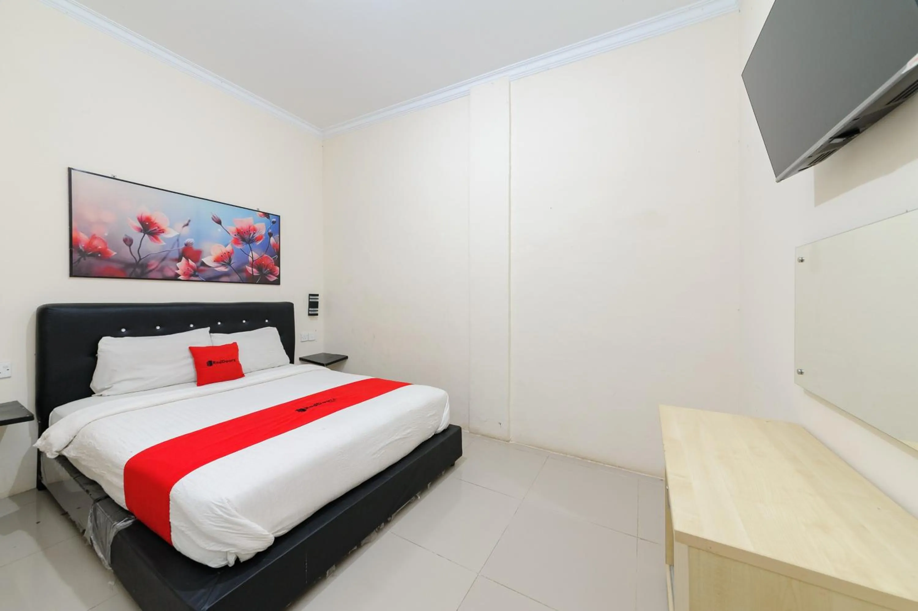 Bedroom, Bed in RedDoorz Near RSUD Embung Fatimah Batam