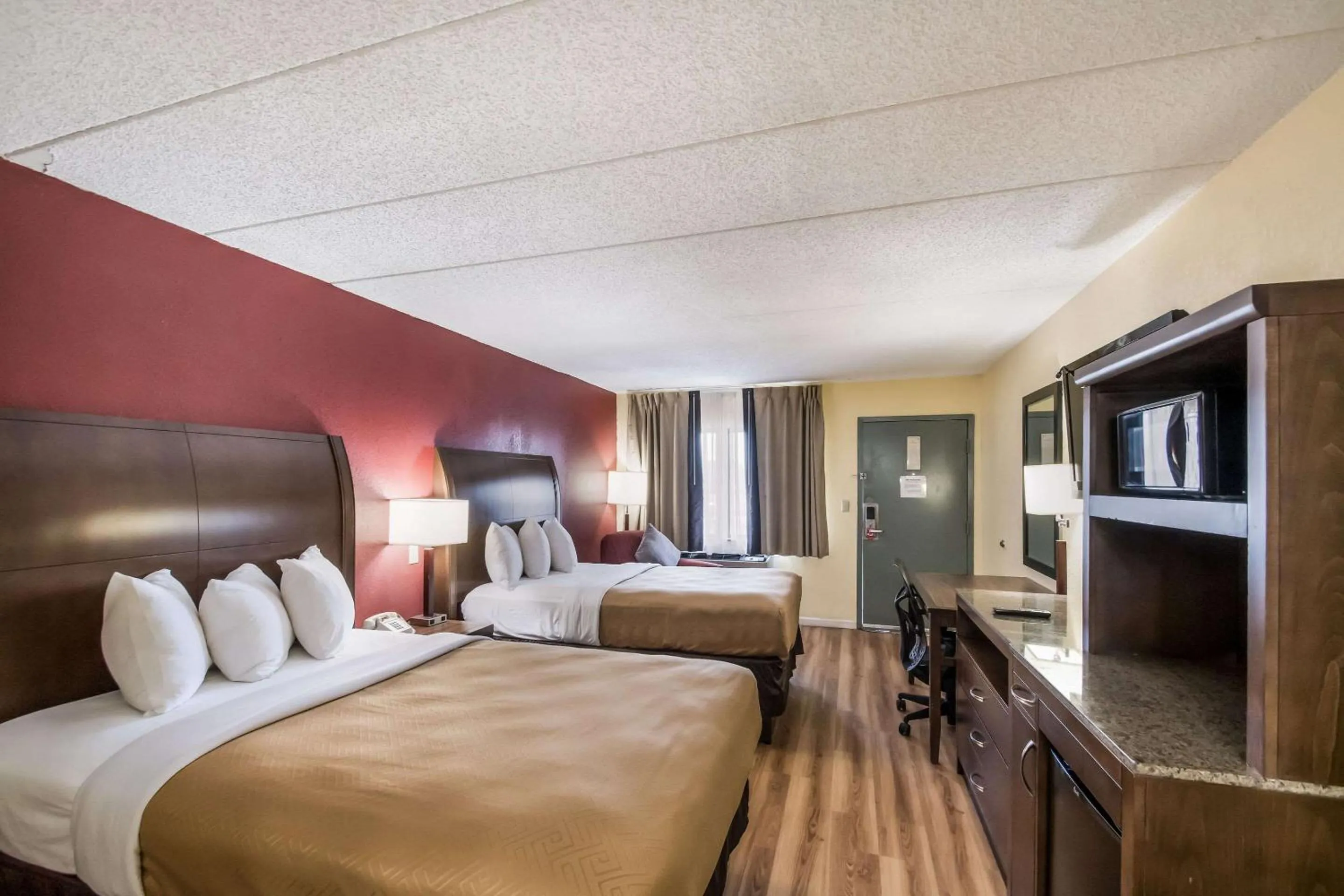 Photo of the whole room, Bed in Econo Lodge Kearney - Liberty