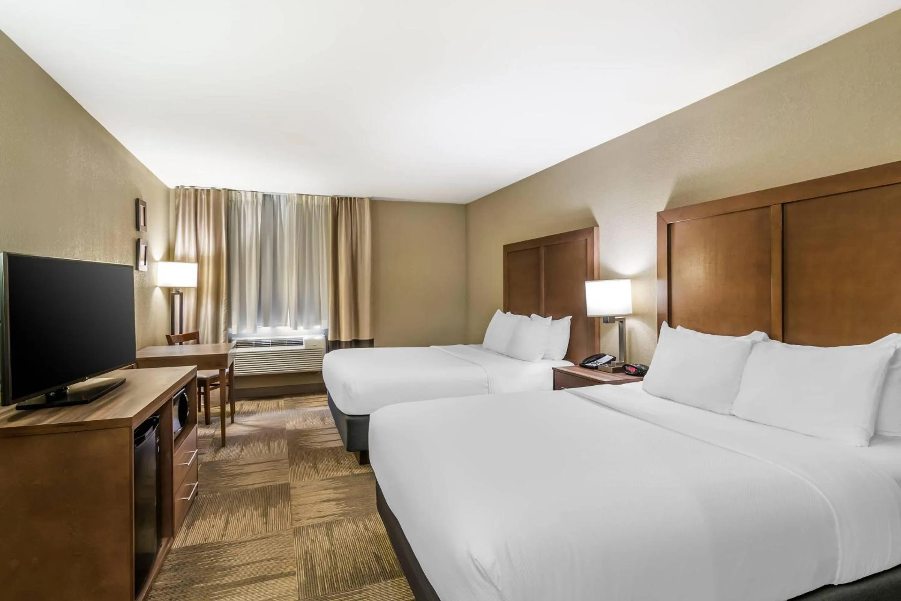 Bedroom, Bed in Comfort Inn Sedalia Station