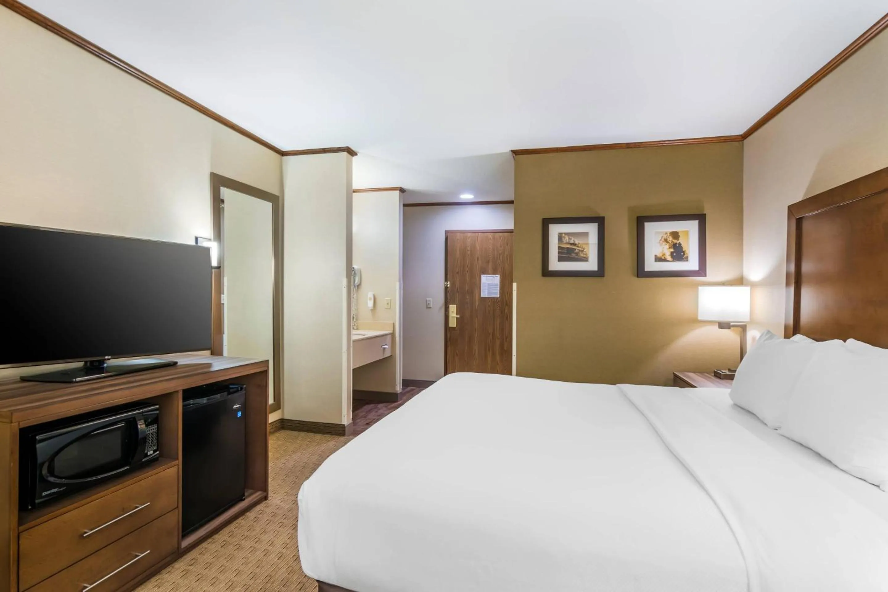 Bedroom, Bed in Comfort Inn Sedalia Station