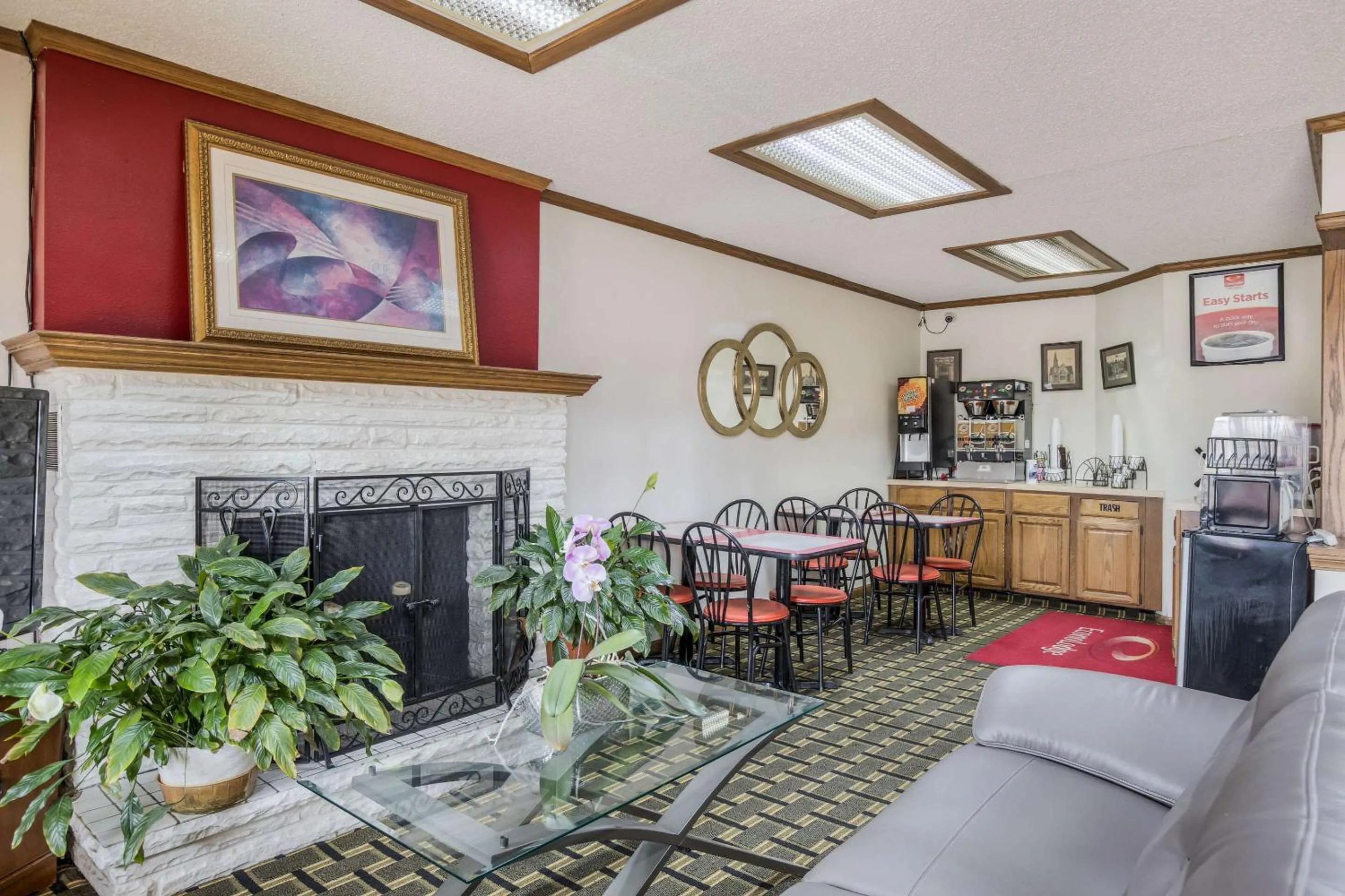 Lobby or reception in Econo Lodge Cameron