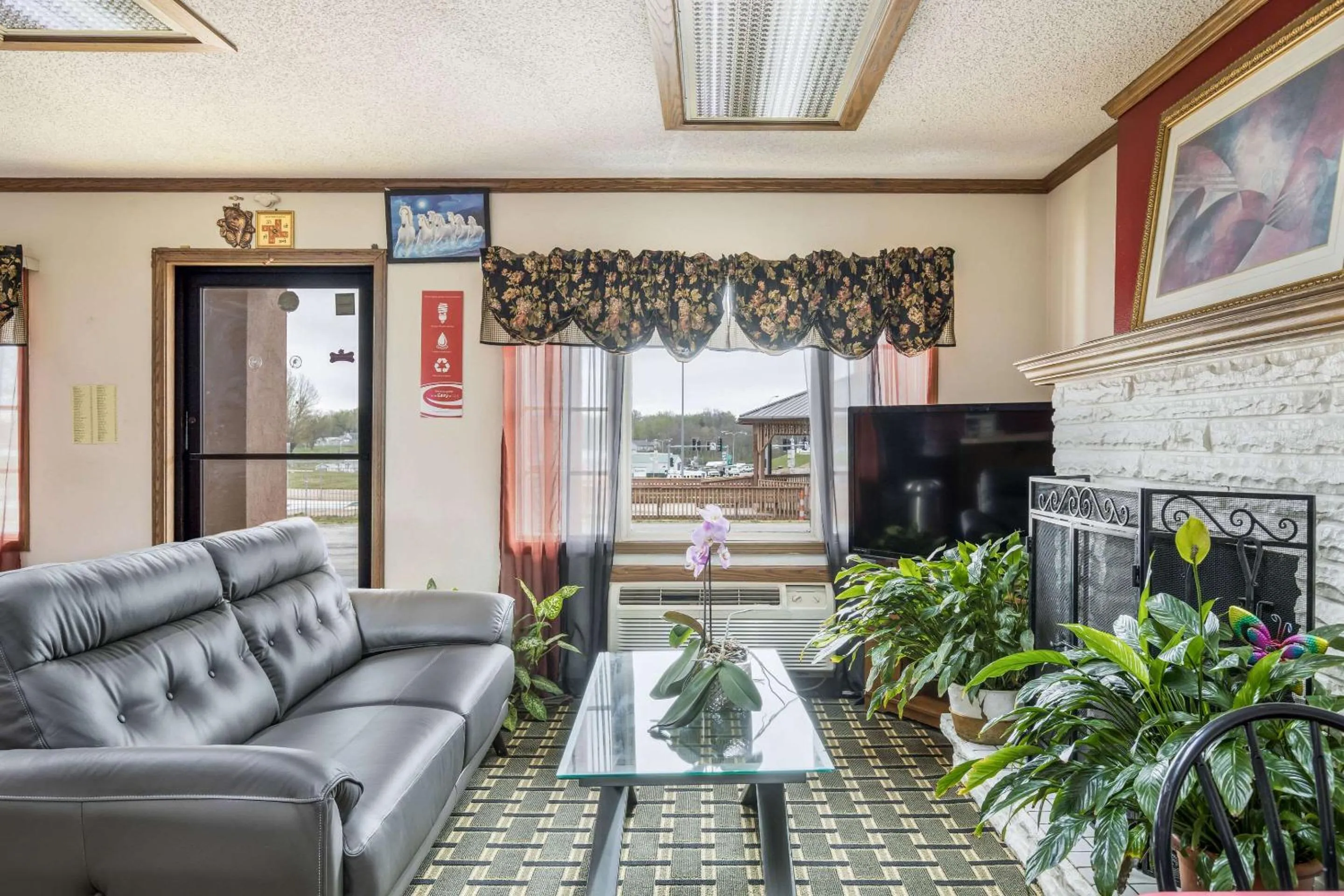 Lobby or reception in Econo Lodge Cameron