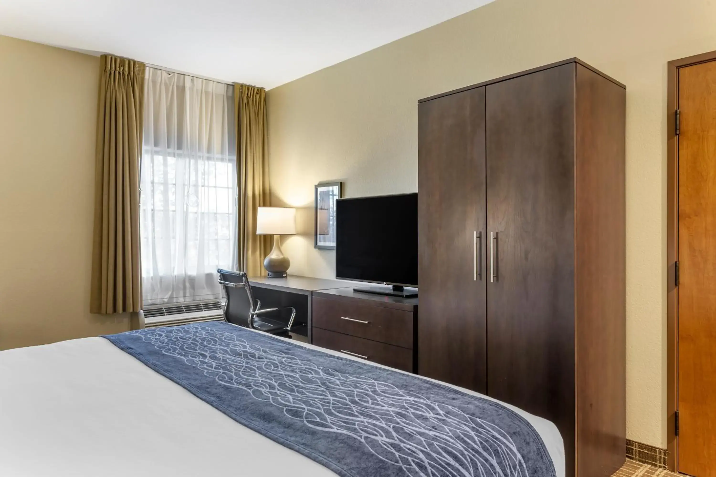 King Room - Accessible/Non-Smoking in Comfort Inn St Robert-Fort Leonard Wood King Room - Accessible/Non-Smoking in Comfort Inn St Robert-Fort Leonard Wood