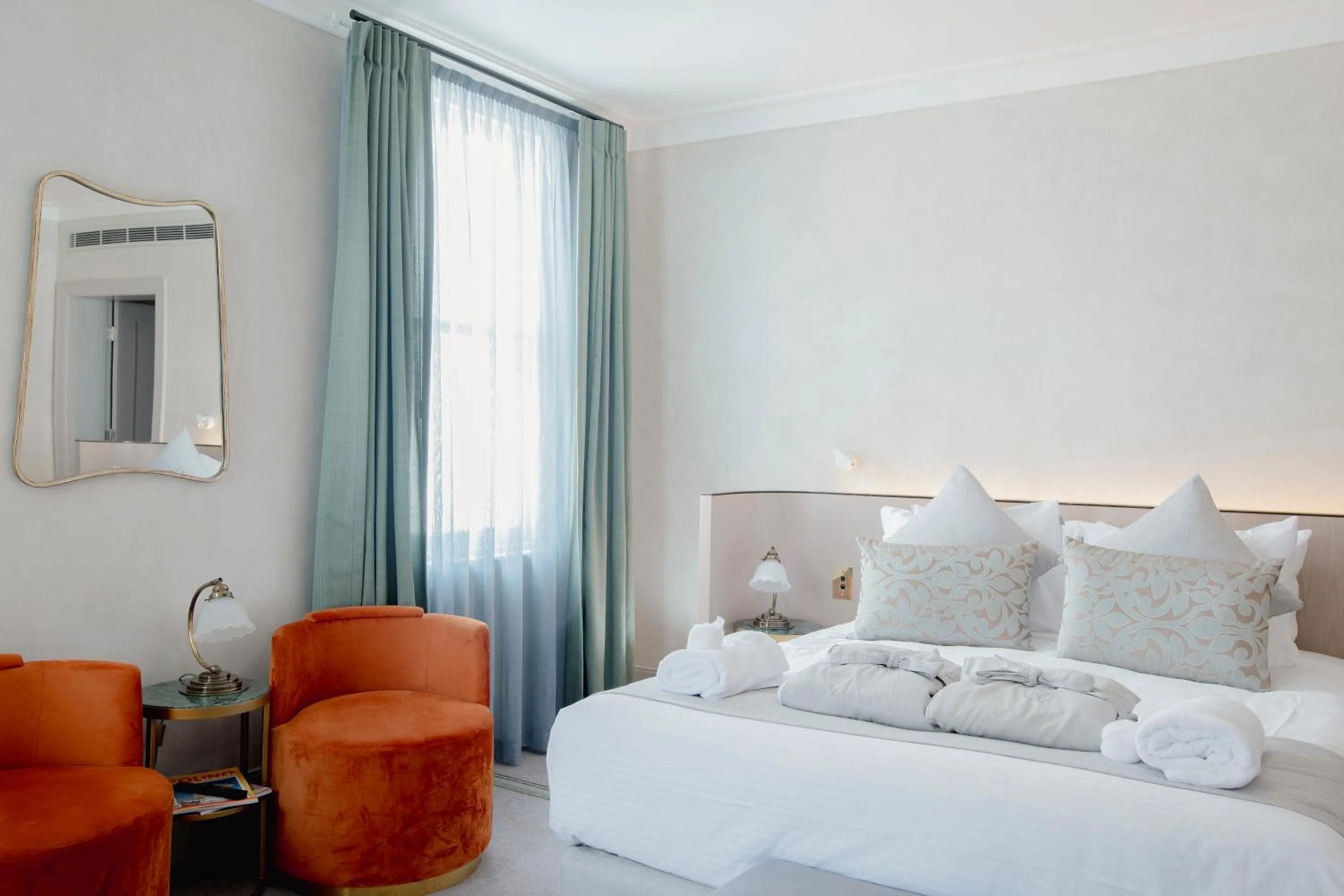 Bedroom, Bed in Tattersalls Hotel