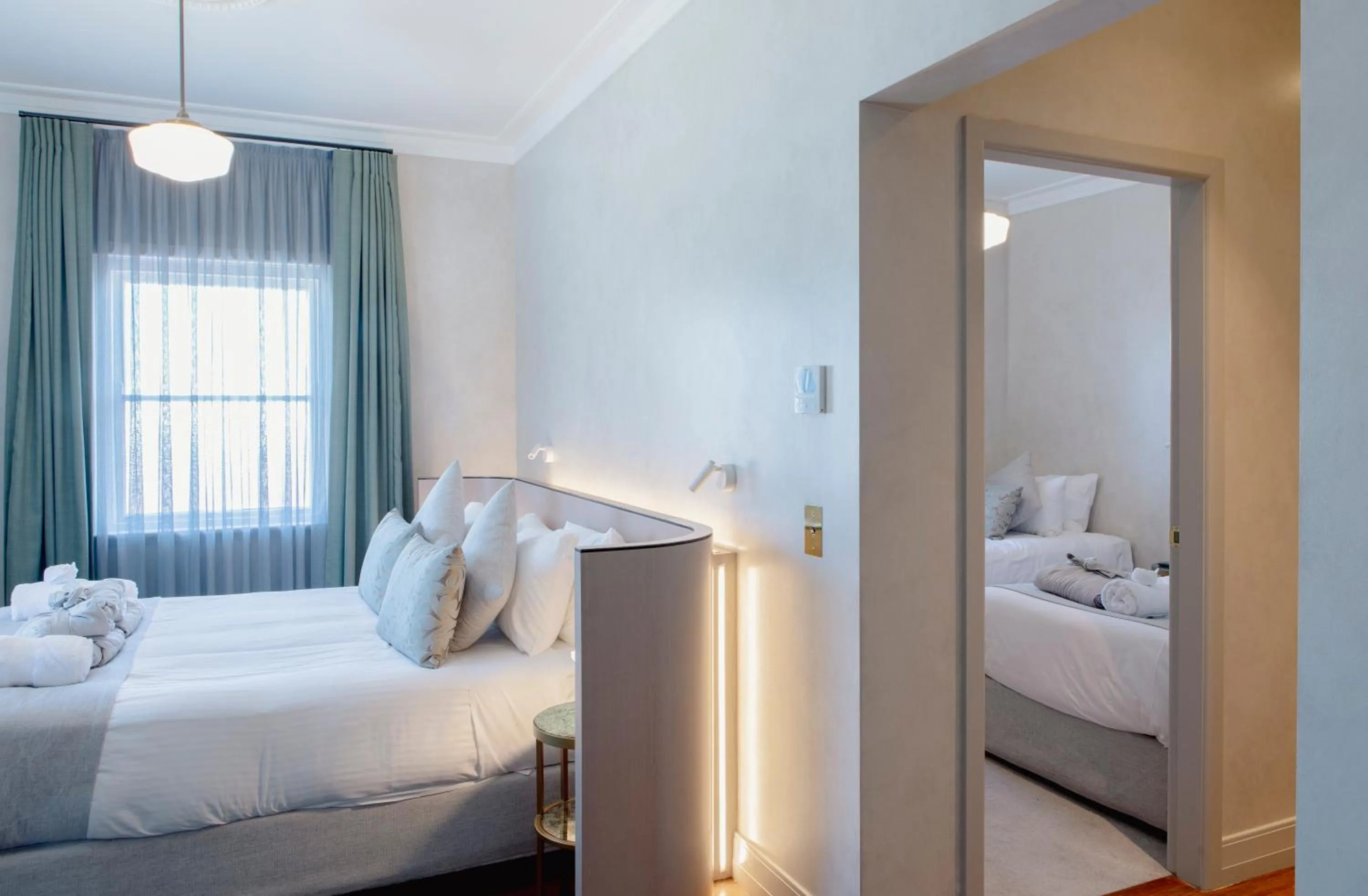 Bedroom, Bed in Tattersalls Hotel