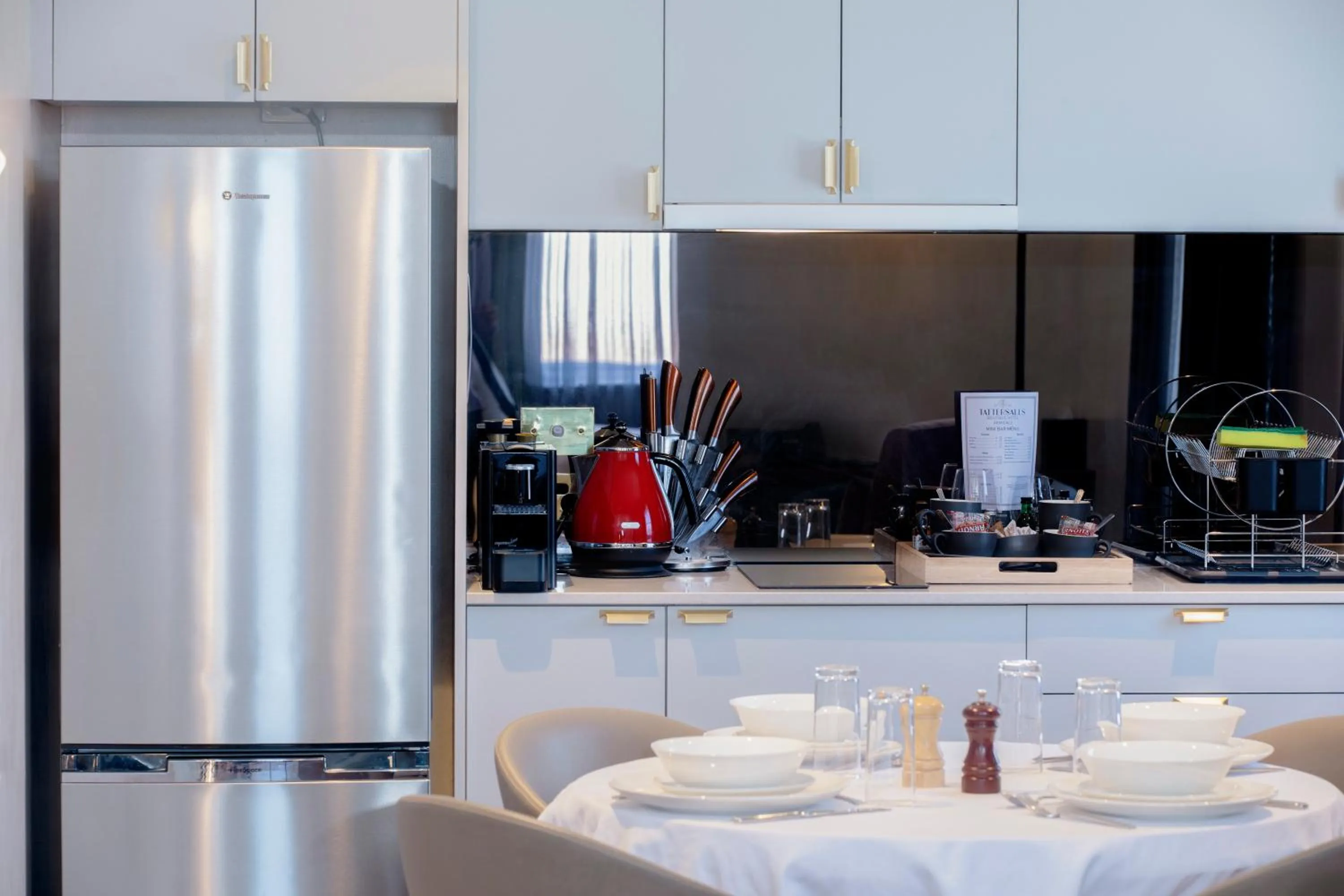 Kitchen or kitchenette in Tattersalls Hotel