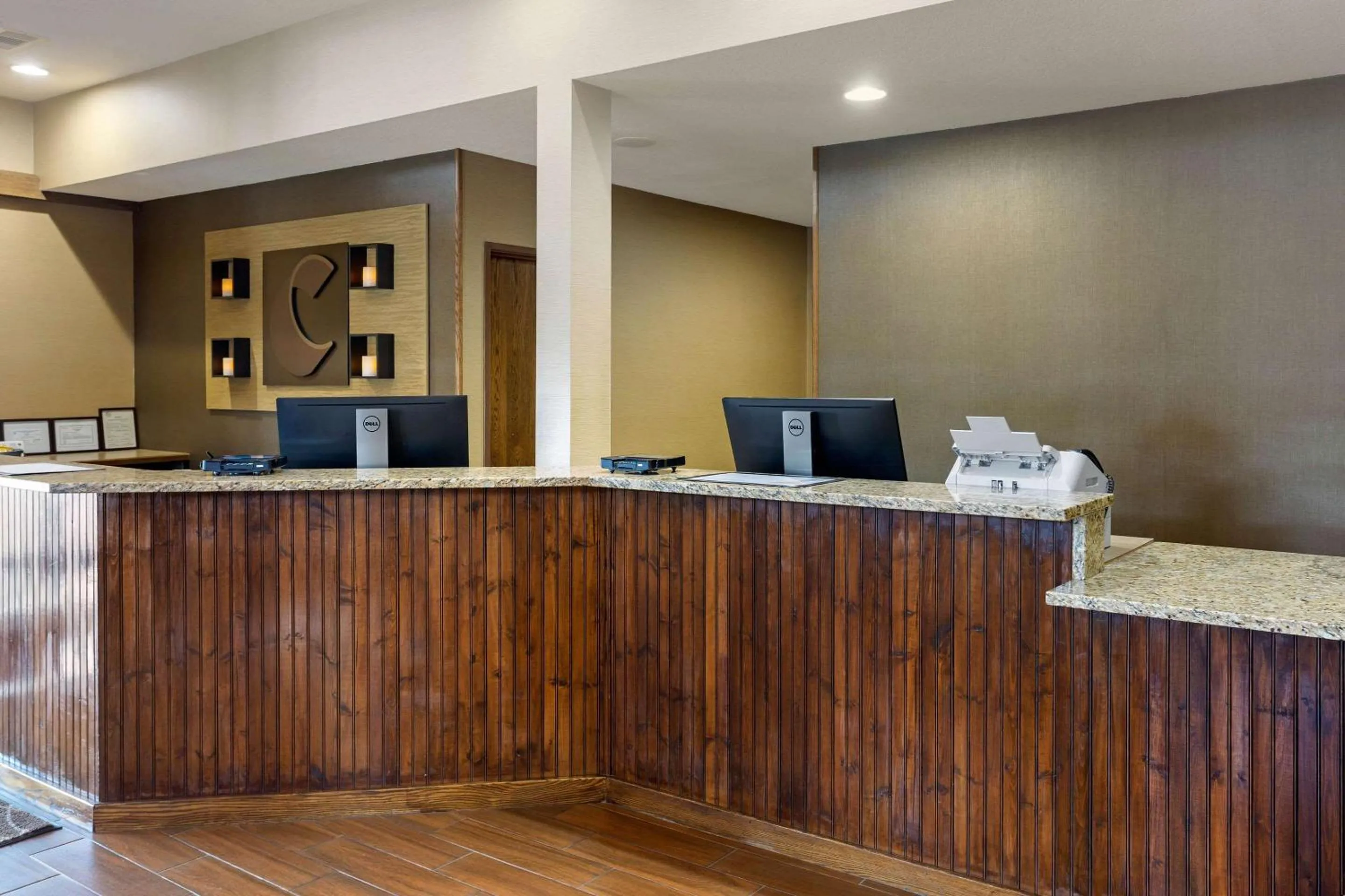 Lobby or reception in Comfort Inn Marshall Station