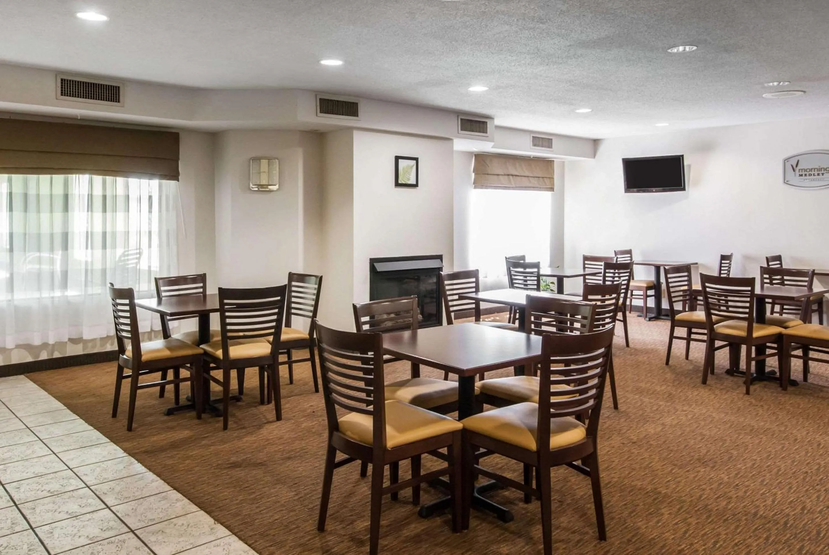 Restaurant/places to eat in Sleep Inn