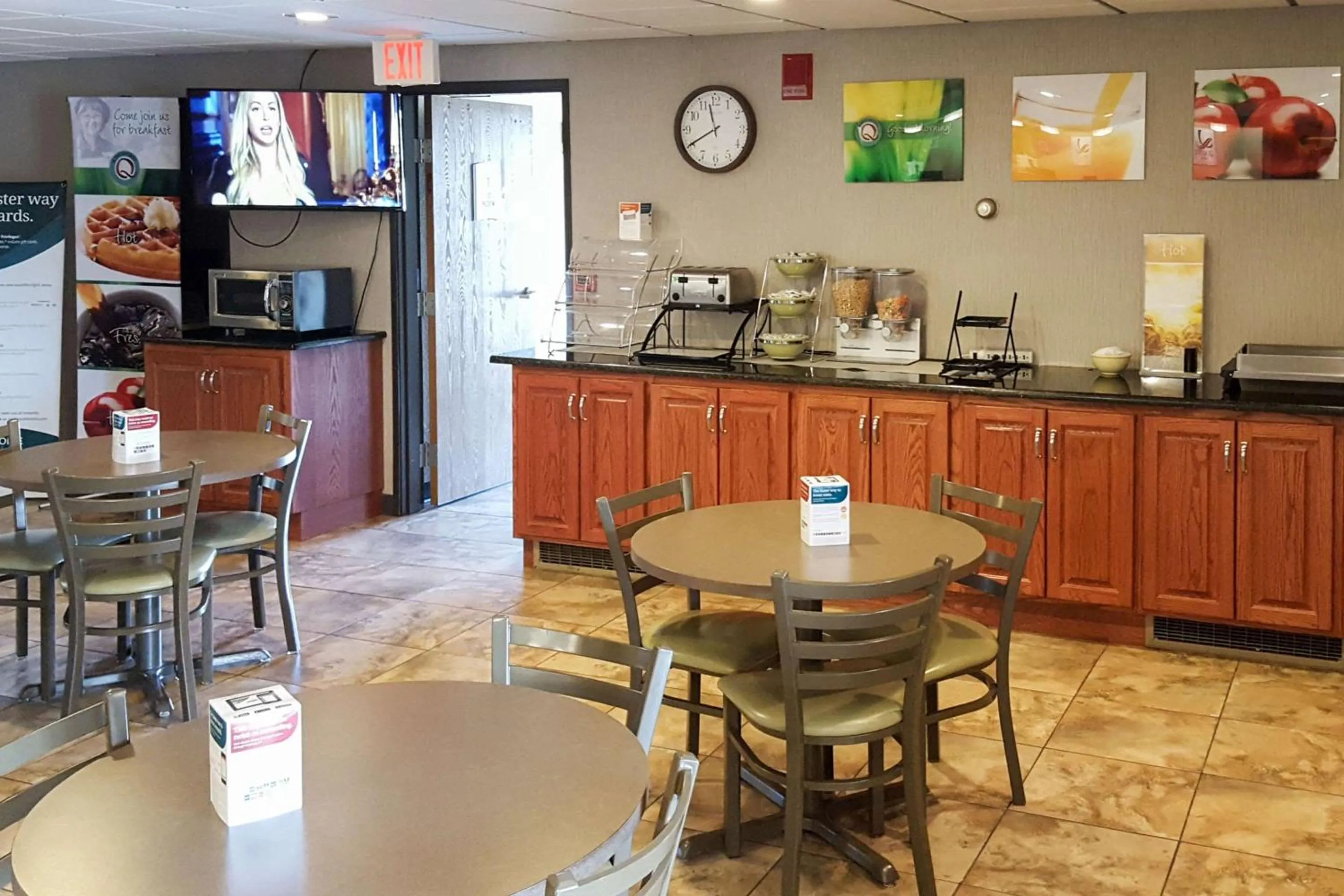 Restaurant/places to eat in Quality Inn Ozark-Springfield South