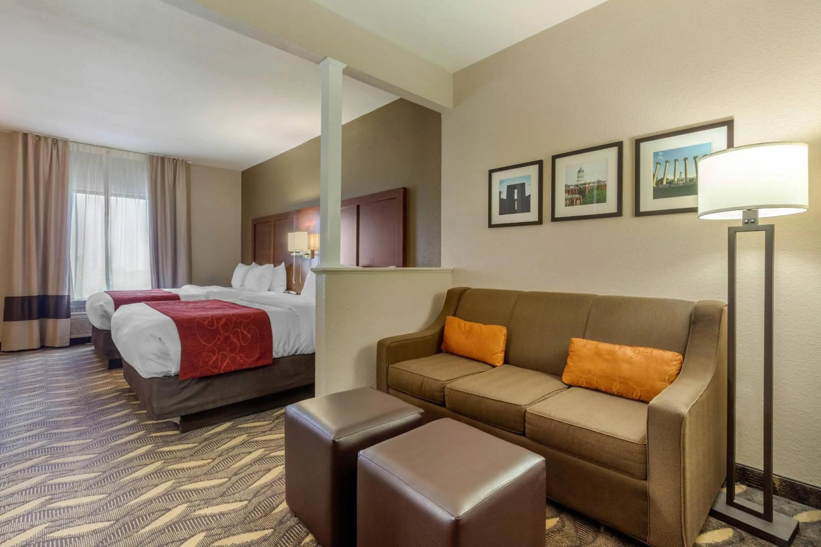 Bedroom, Bed in Comfort Suites