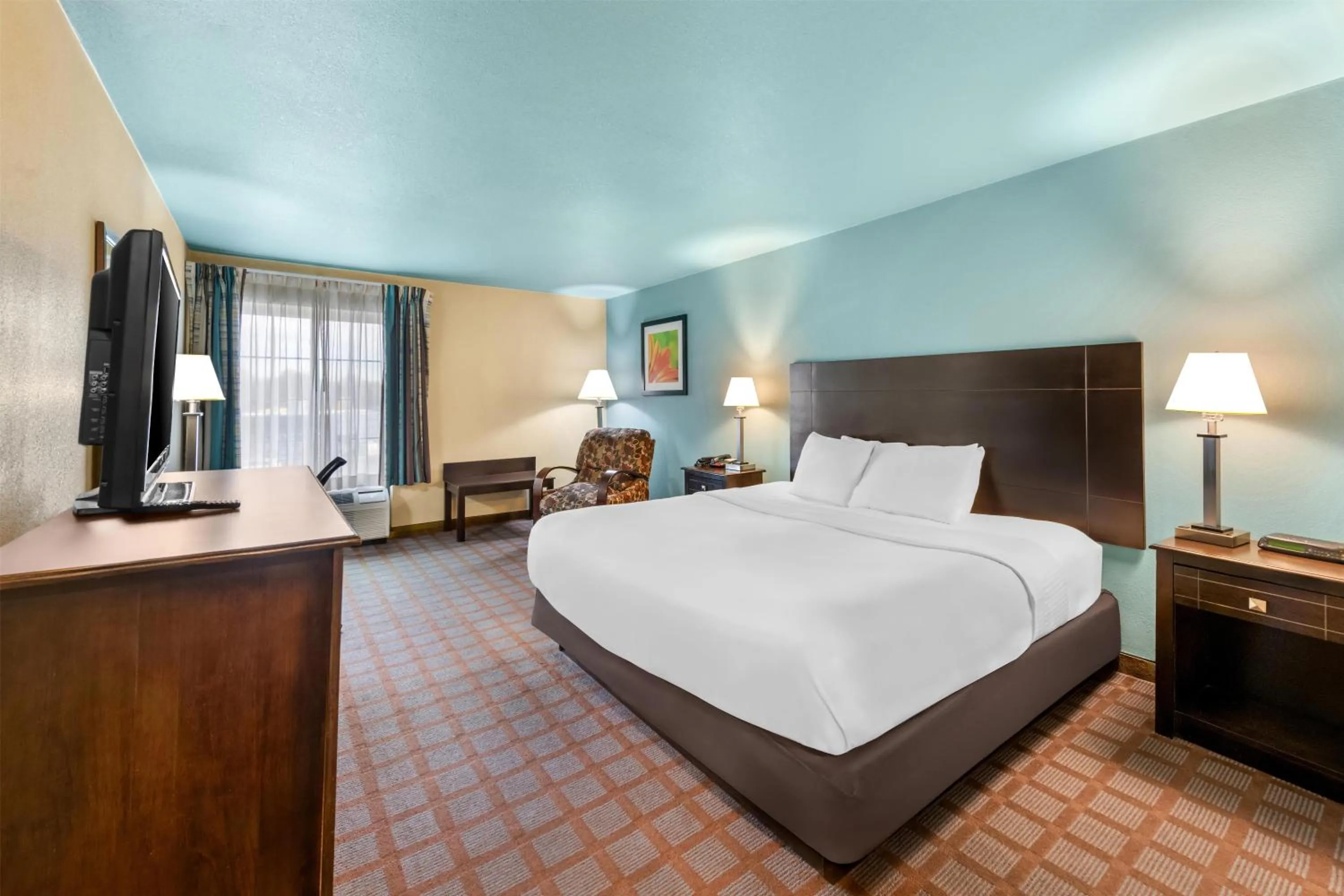 Bedroom, Bed in Red Lion Inn & Suites Blue Springs