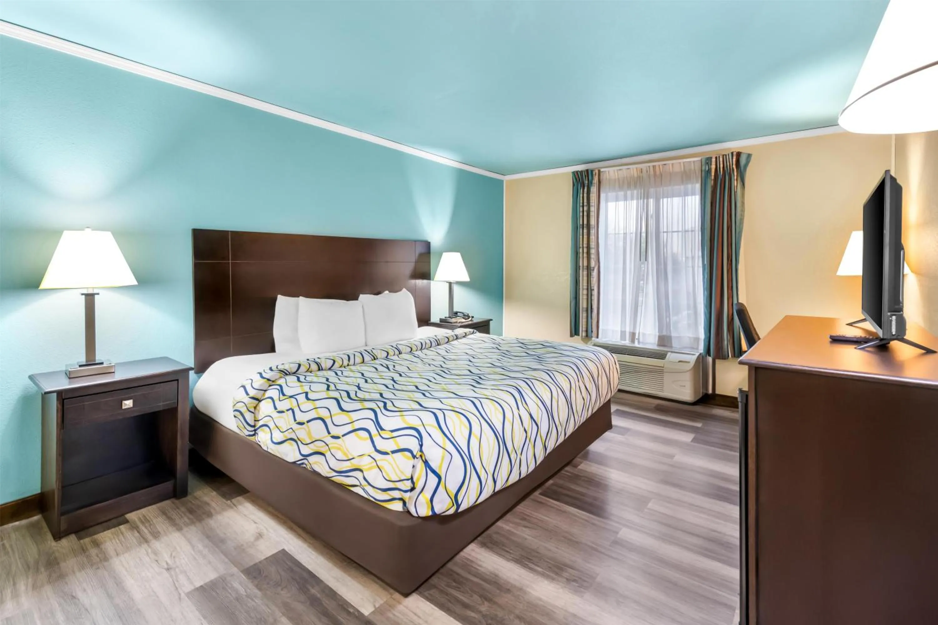 Bedroom, Bed in Red Lion Inn & Suites Blue Springs