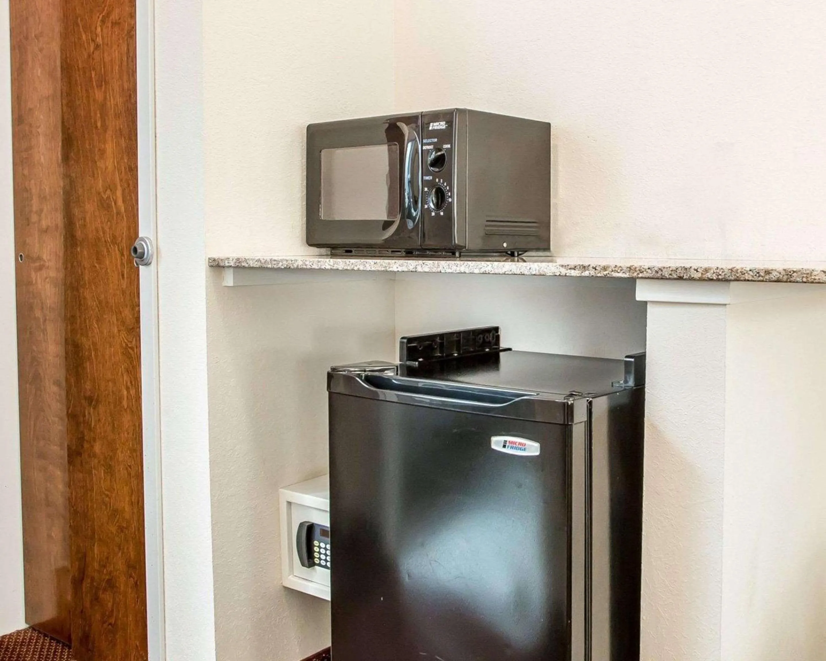 Photo of the whole room in Comfort Suites - Jefferson City