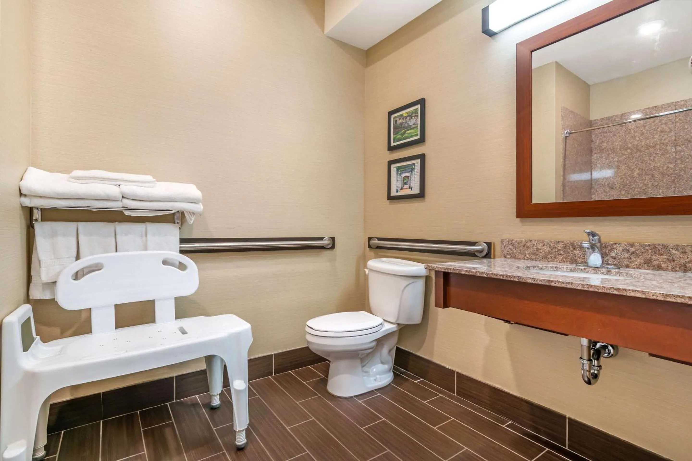 Bedroom in Comfort Suites - Jefferson City