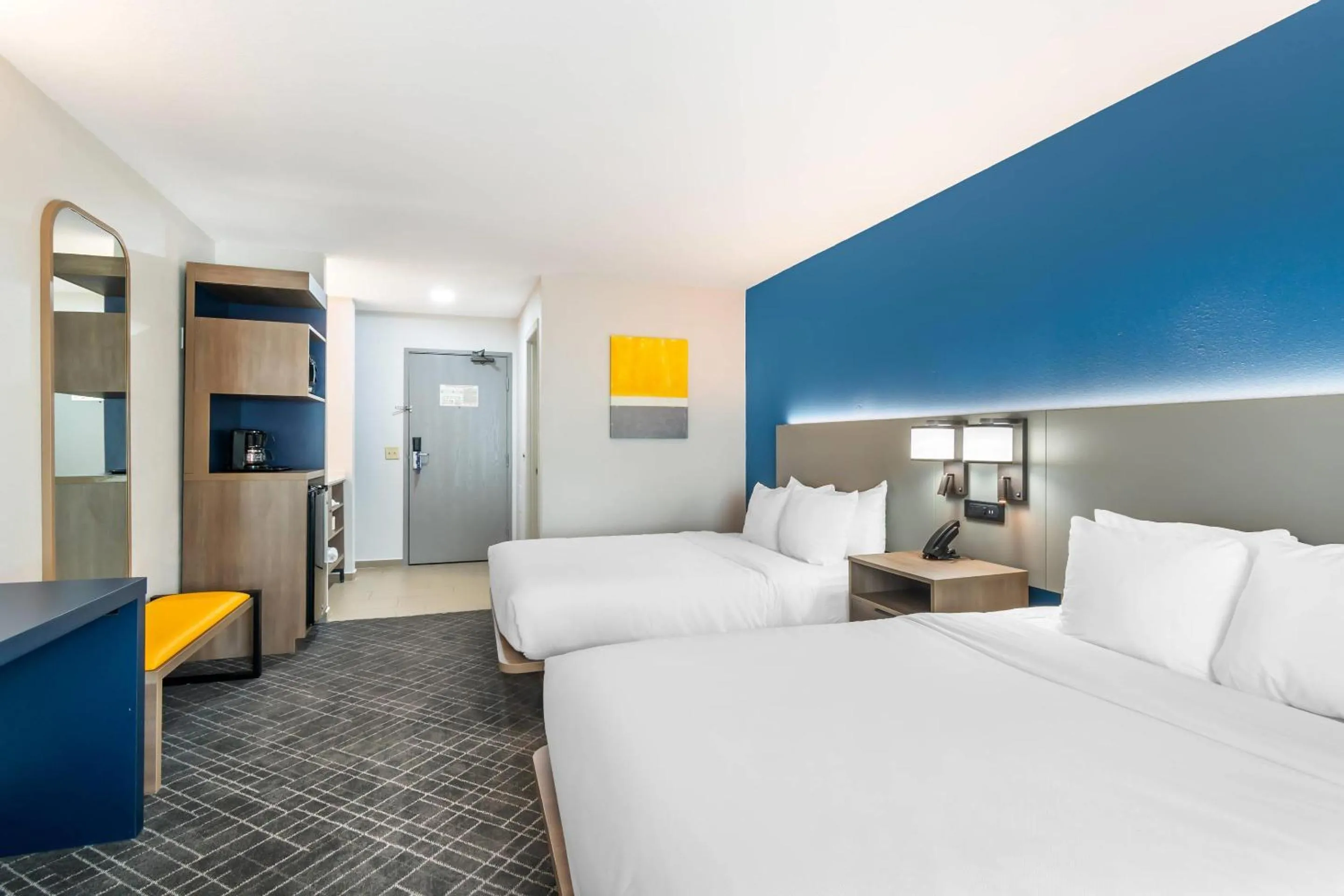 Bedroom, Bed in Comfort Inn & Suites Chesterfield - St Louis
