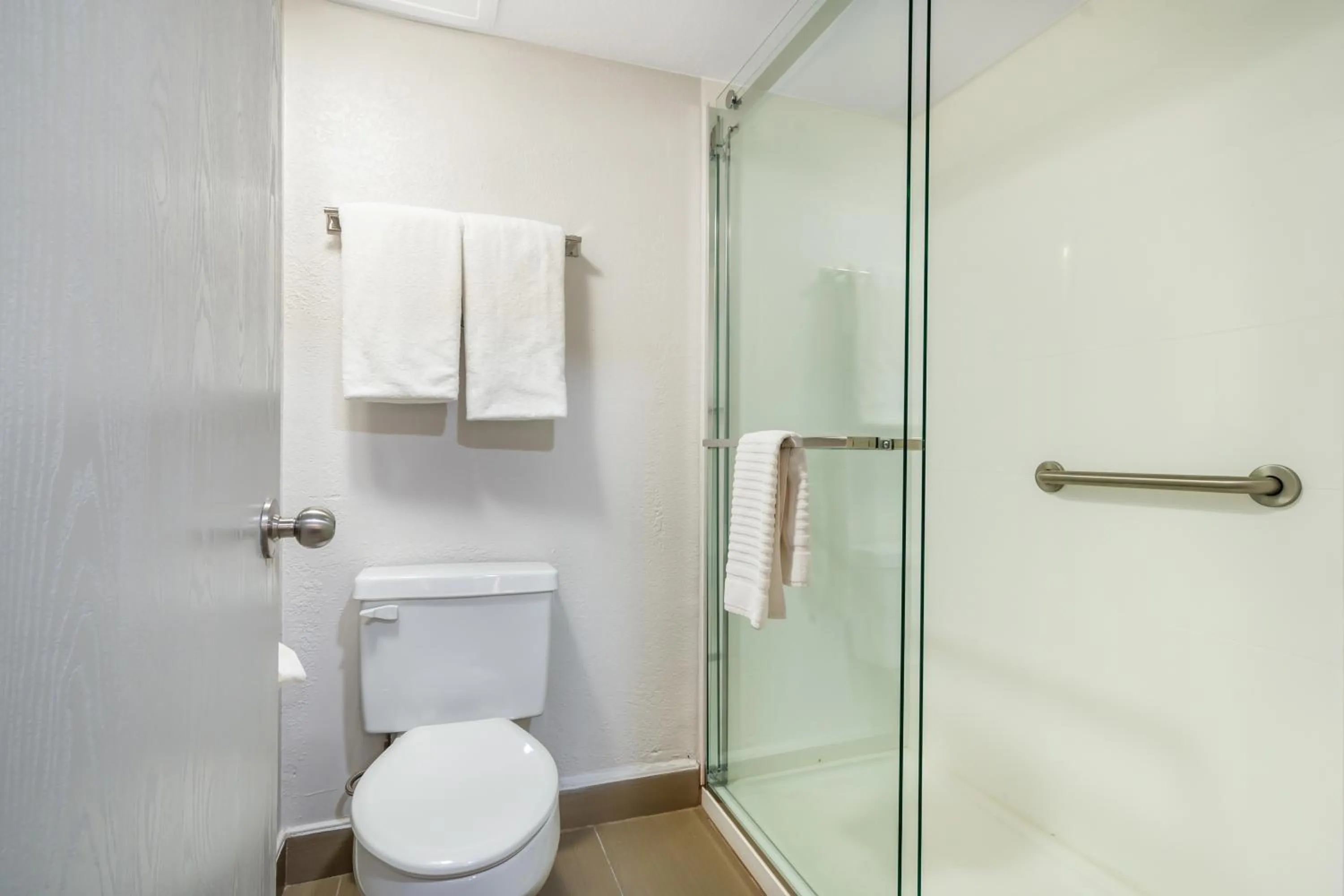 Shower in Comfort Inn & Suites Chesterfield - St Louis