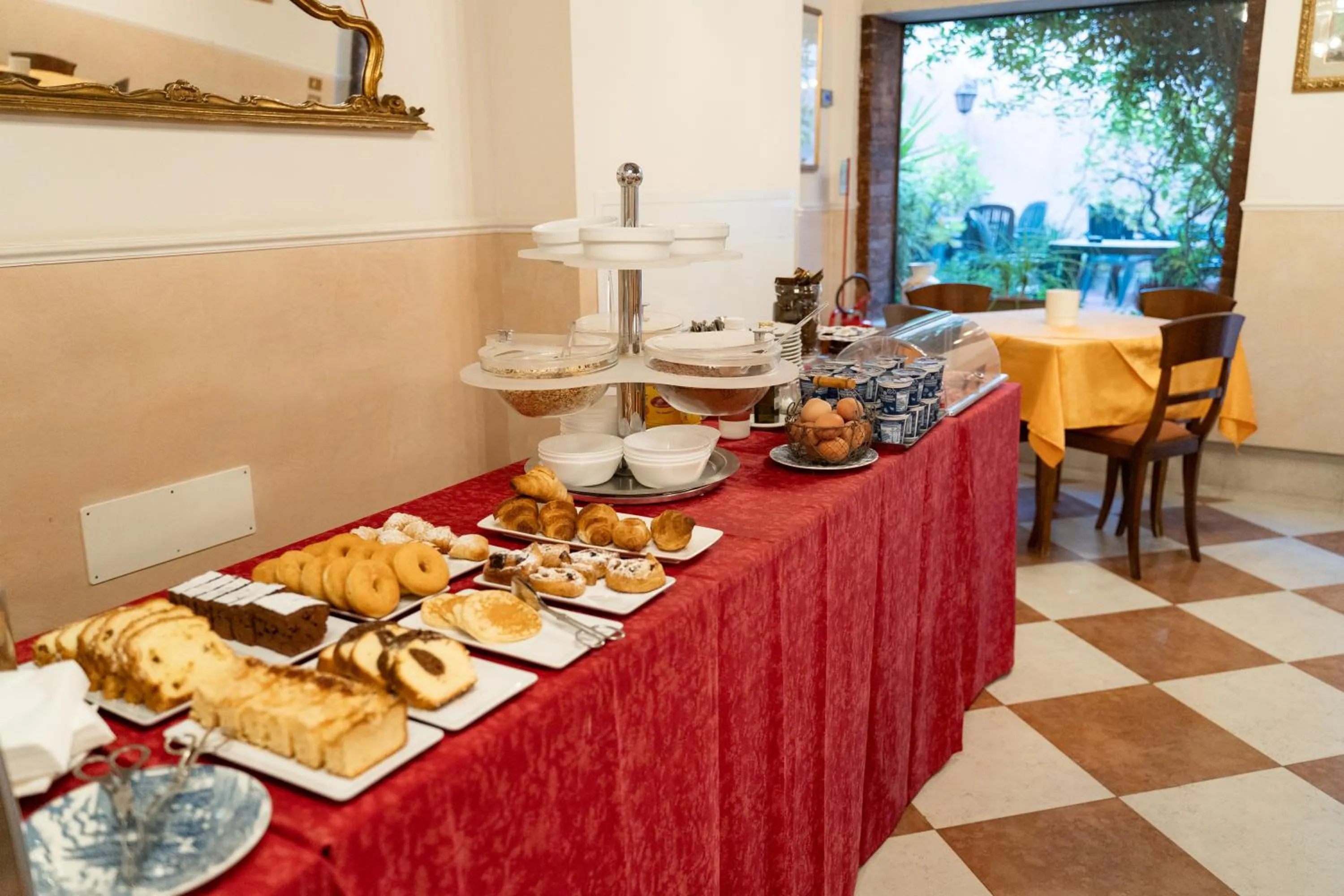 Food and drinks in Hotel Tivoli