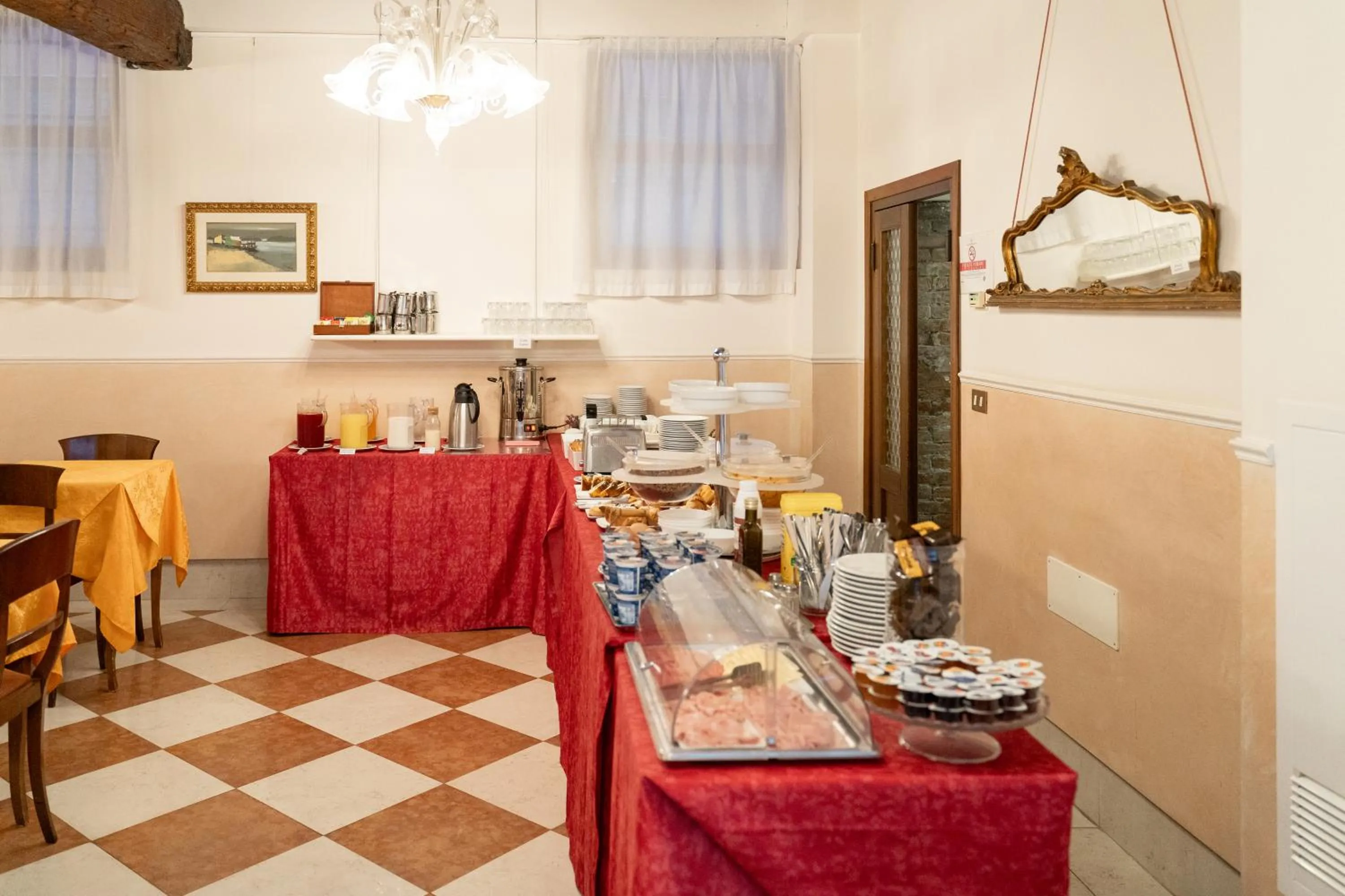 Coffee/tea facilities in Hotel Tivoli