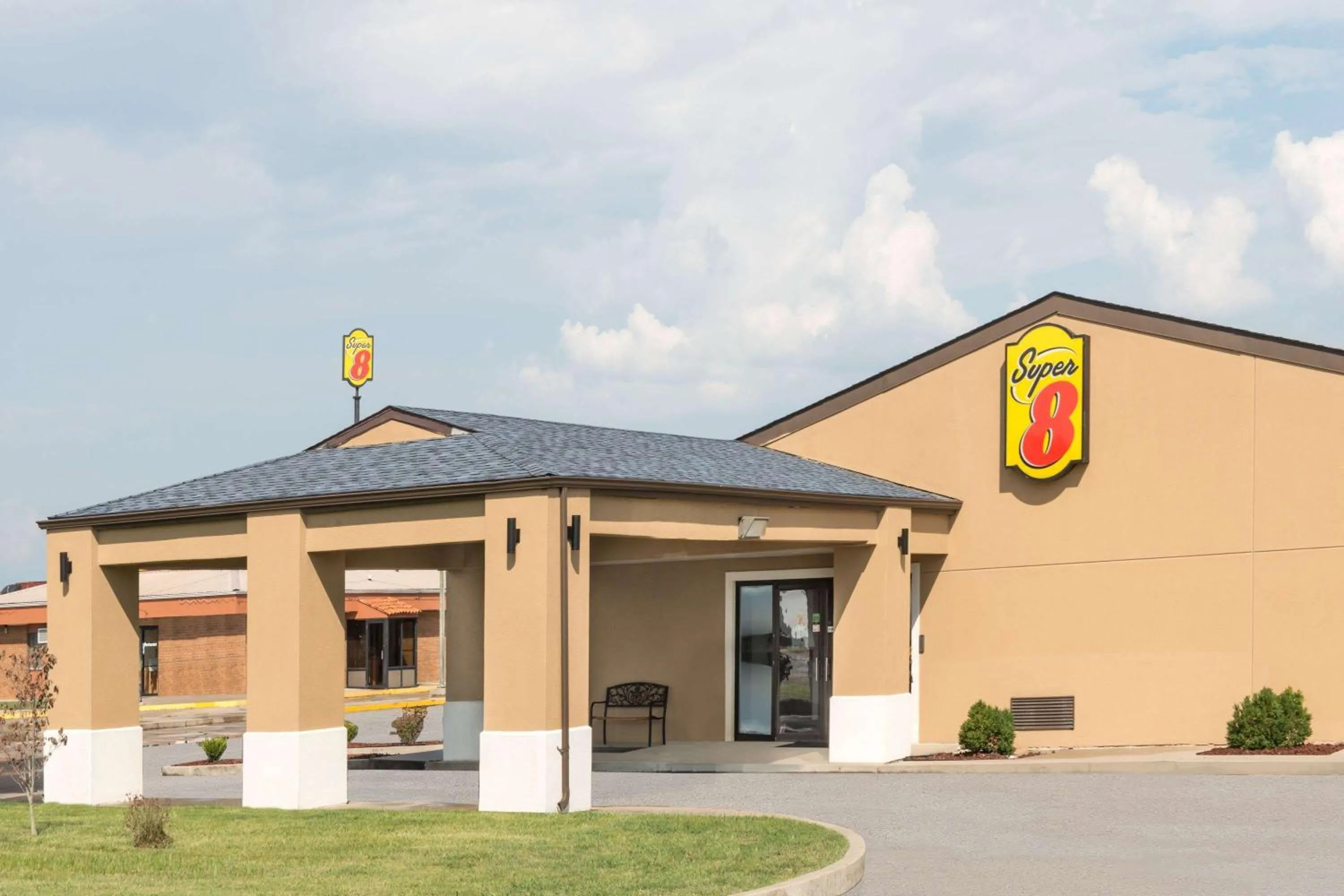 Property building in Super 8 by Wyndham Charleston Sikeston East MO