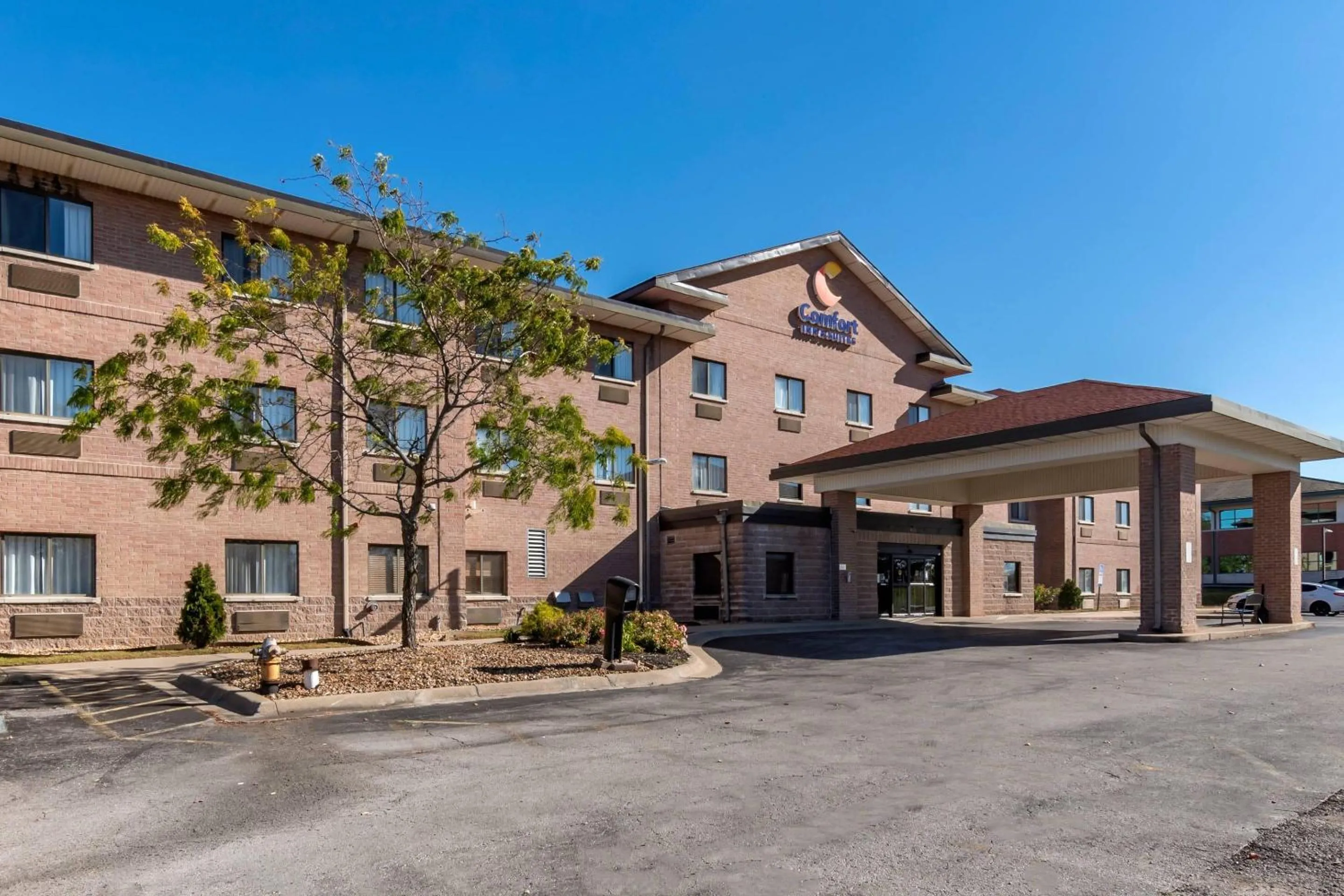 Property building in Comfort Inn & Suites Lees Summit - Kansas City