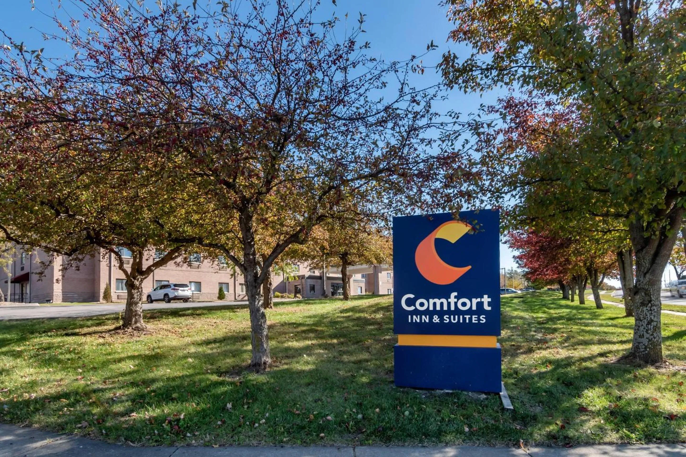 Property building in Comfort Inn & Suites Lees Summit - Kansas City