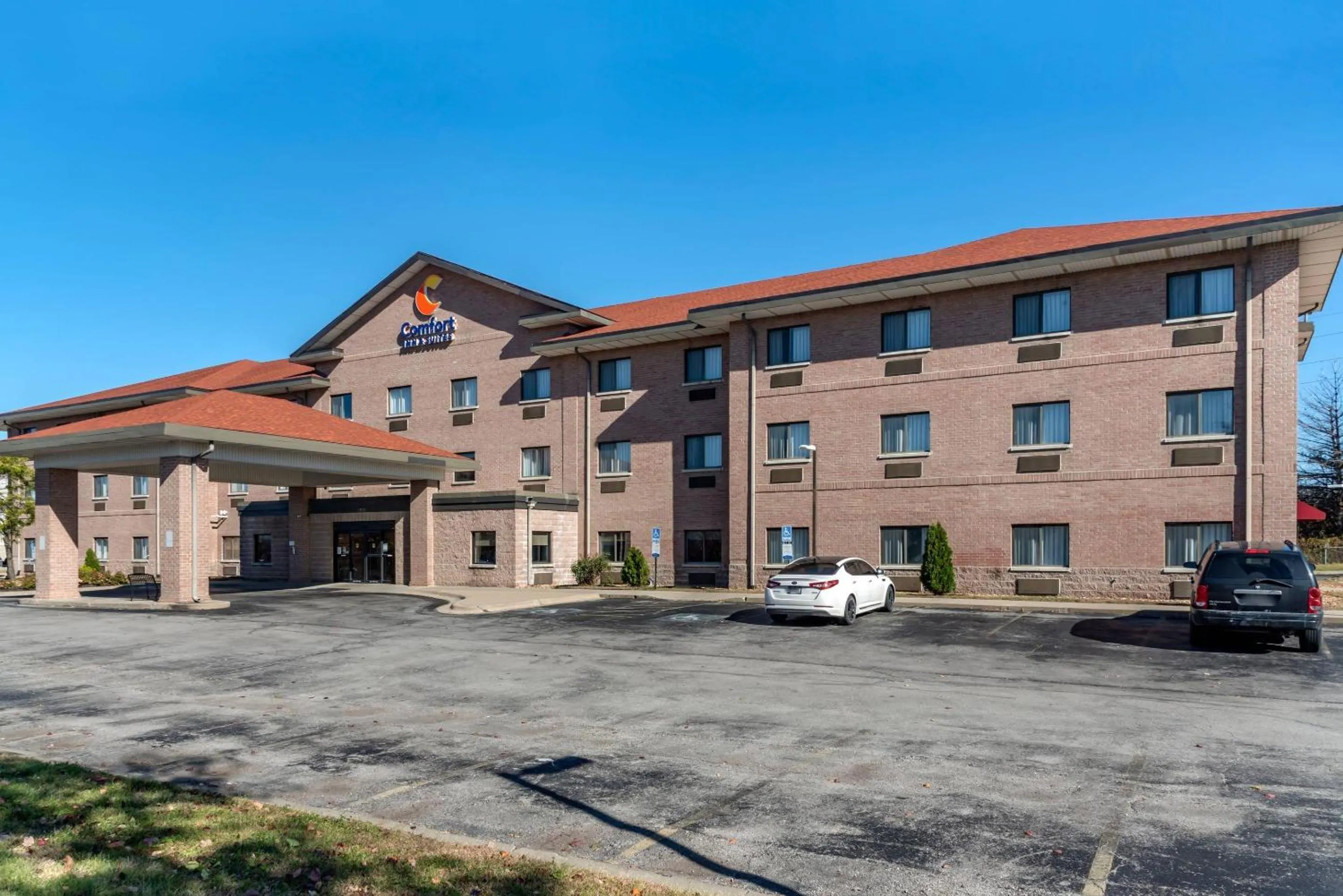 Property building in Comfort Inn & Suites Lees Summit - Kansas City