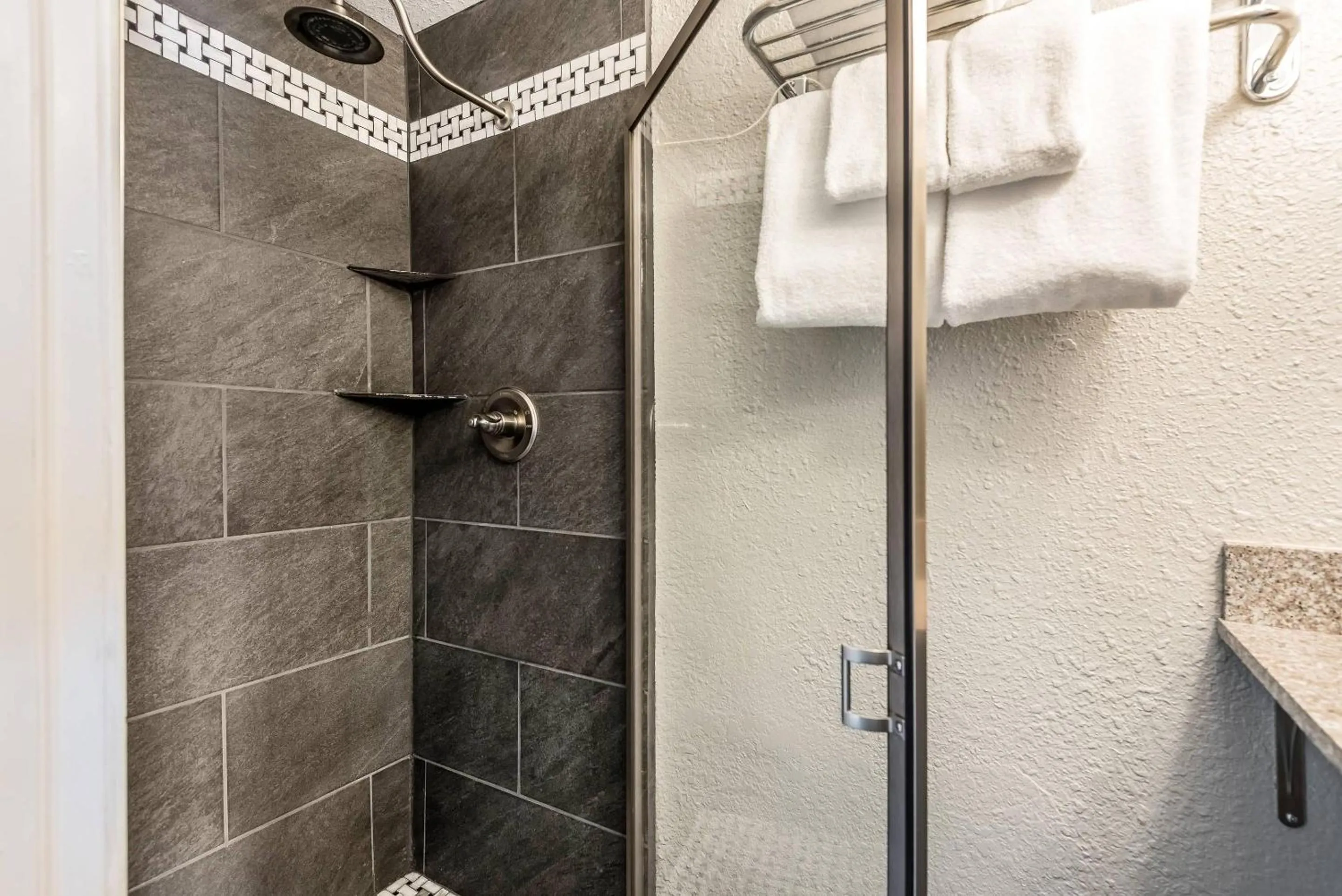 Bedroom in Hotel Bothwell Sedalia Central District, an Ascend Collection Hotel